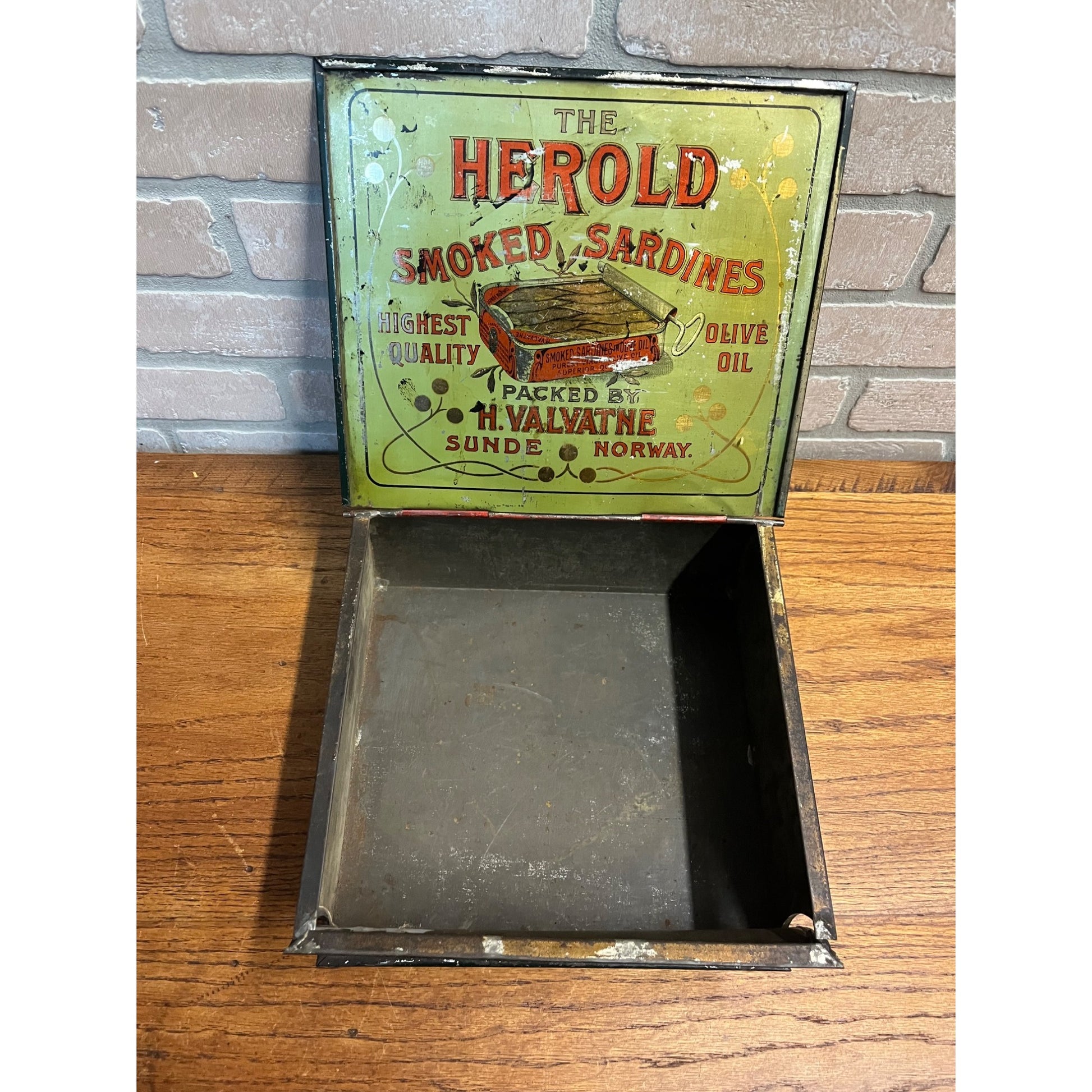 Vintage The Herold Smoked Sardines Country Store Tin Box Valvatne Sunde Norway