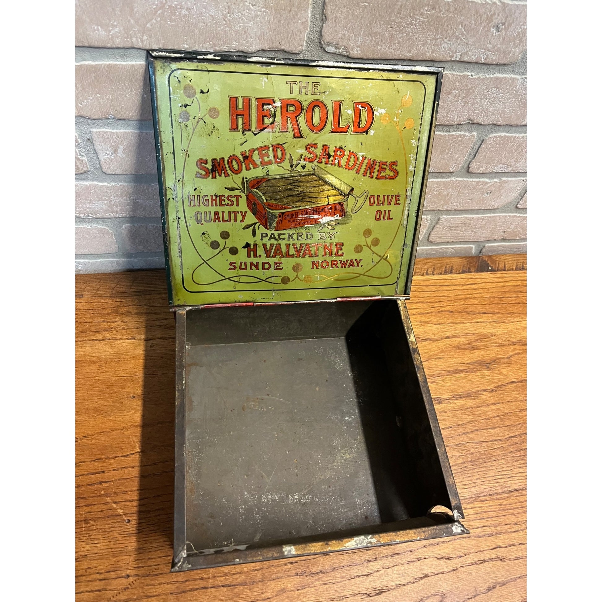 Vintage The Herold Smoked Sardines Country Store Tin Box Valvatne Sunde Norway