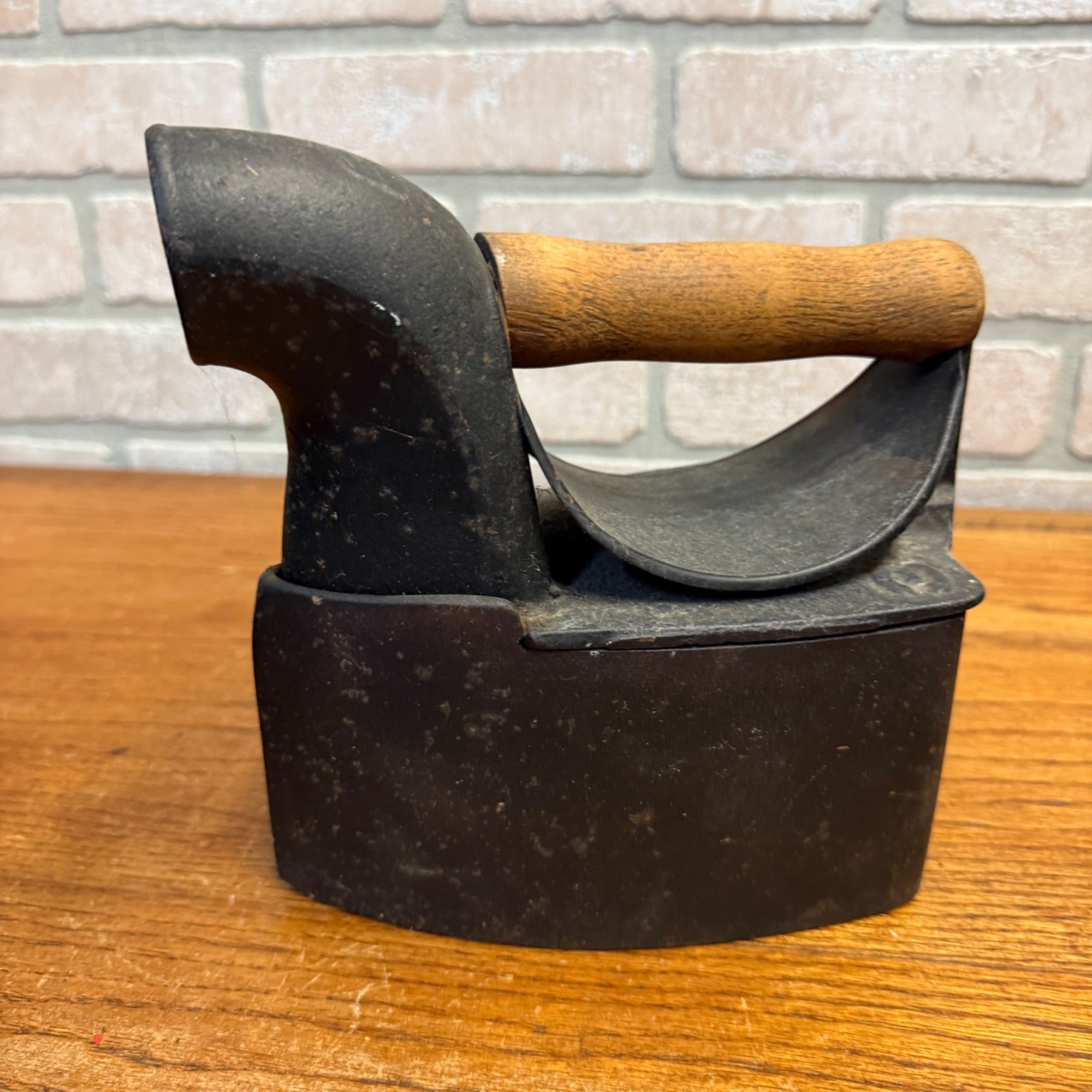 Antique Vintage Charcoal Coal Cast Iron Sad Iron Press Wood Handle