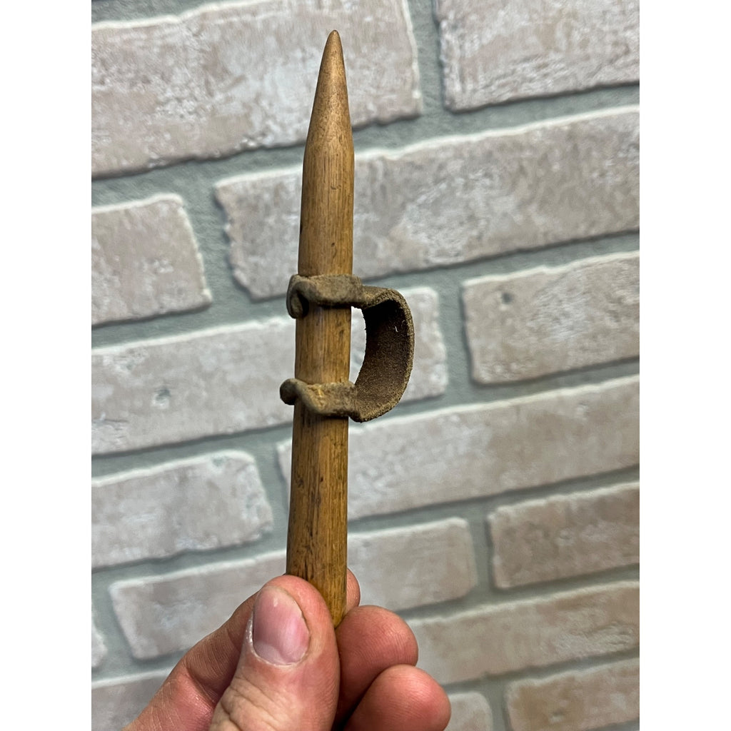 Antique Primitive Corn Husking Peg Pick Farm Hand Tool