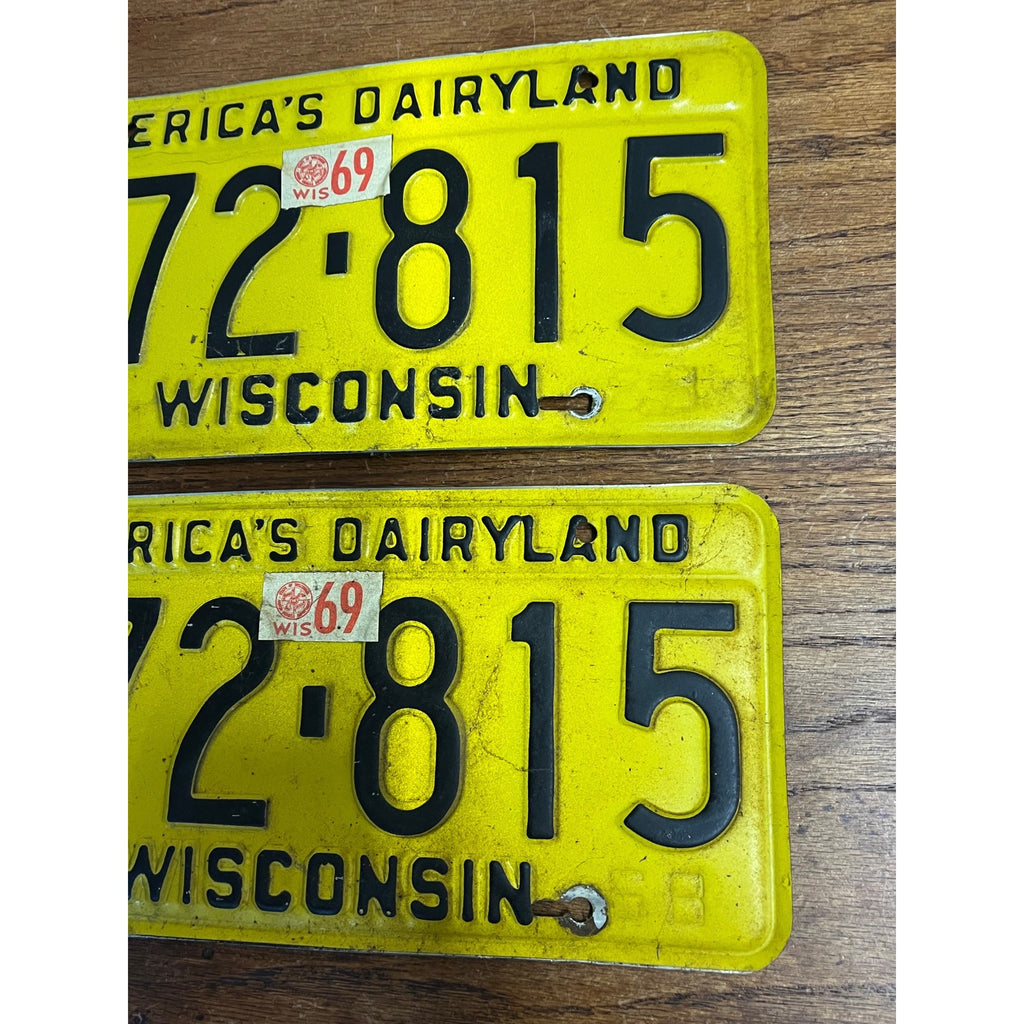 Wisconsin 1969 License Plate PAIR Vintage Q72-815