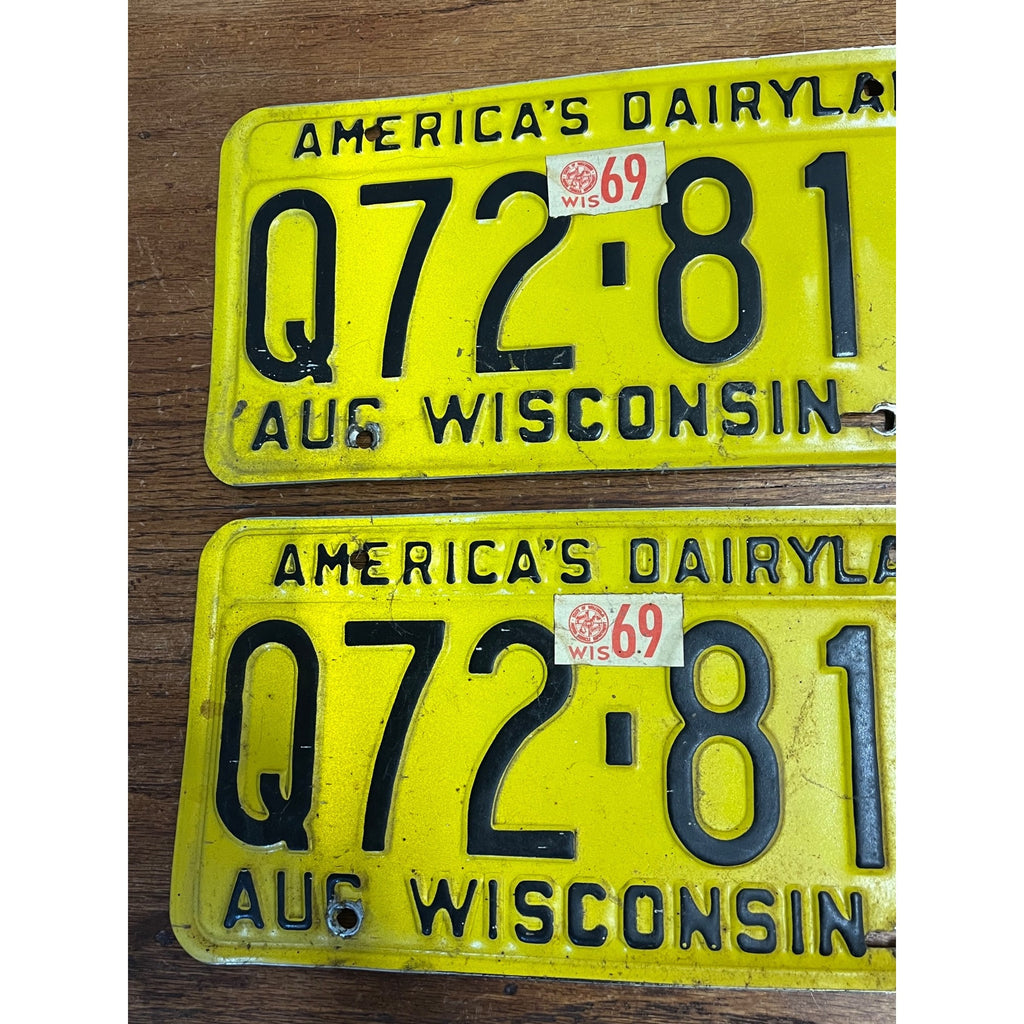 Wisconsin 1969 License Plate PAIR Vintage Q72-815