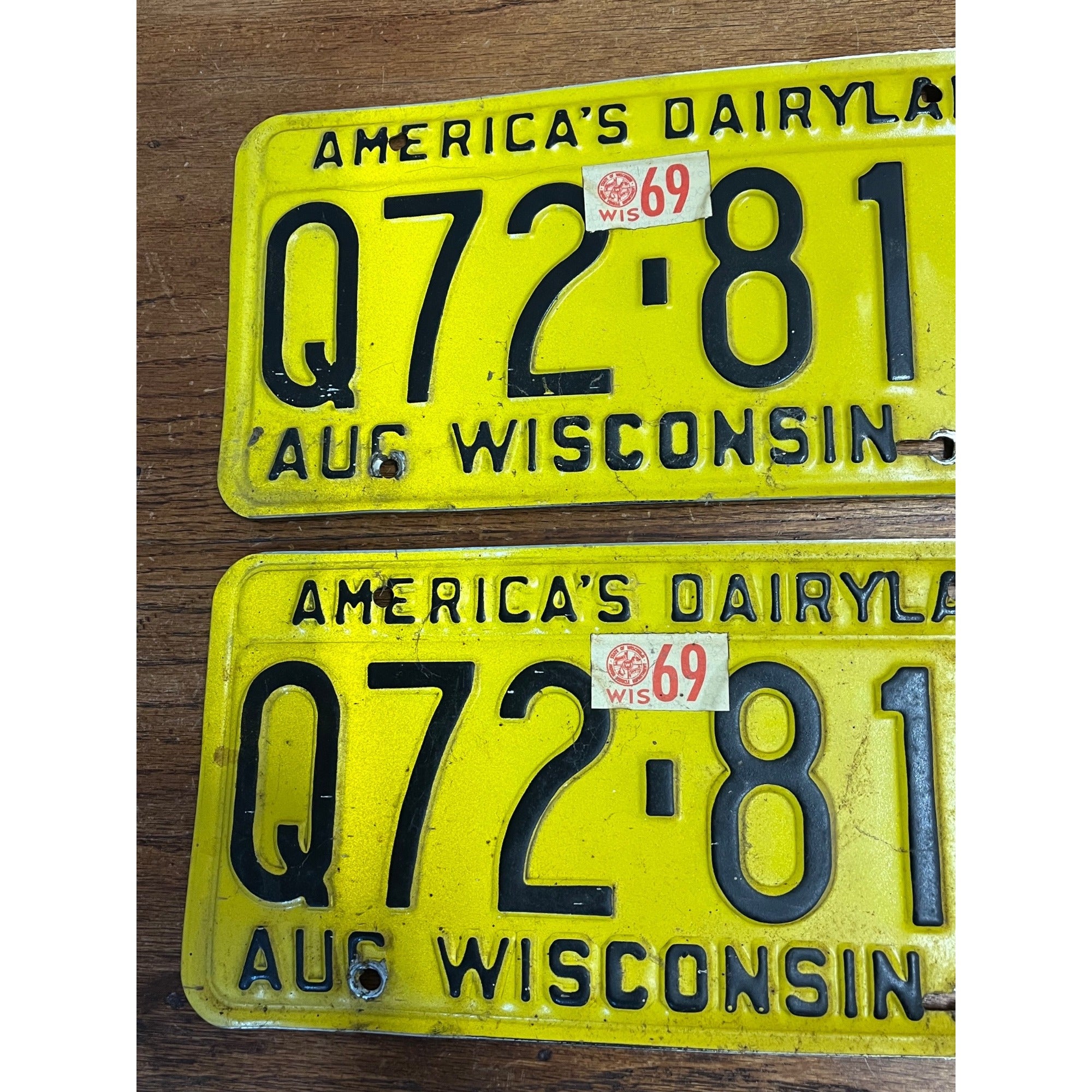 Wisconsin 1969 License Plate PAIR Vintage Q72-815