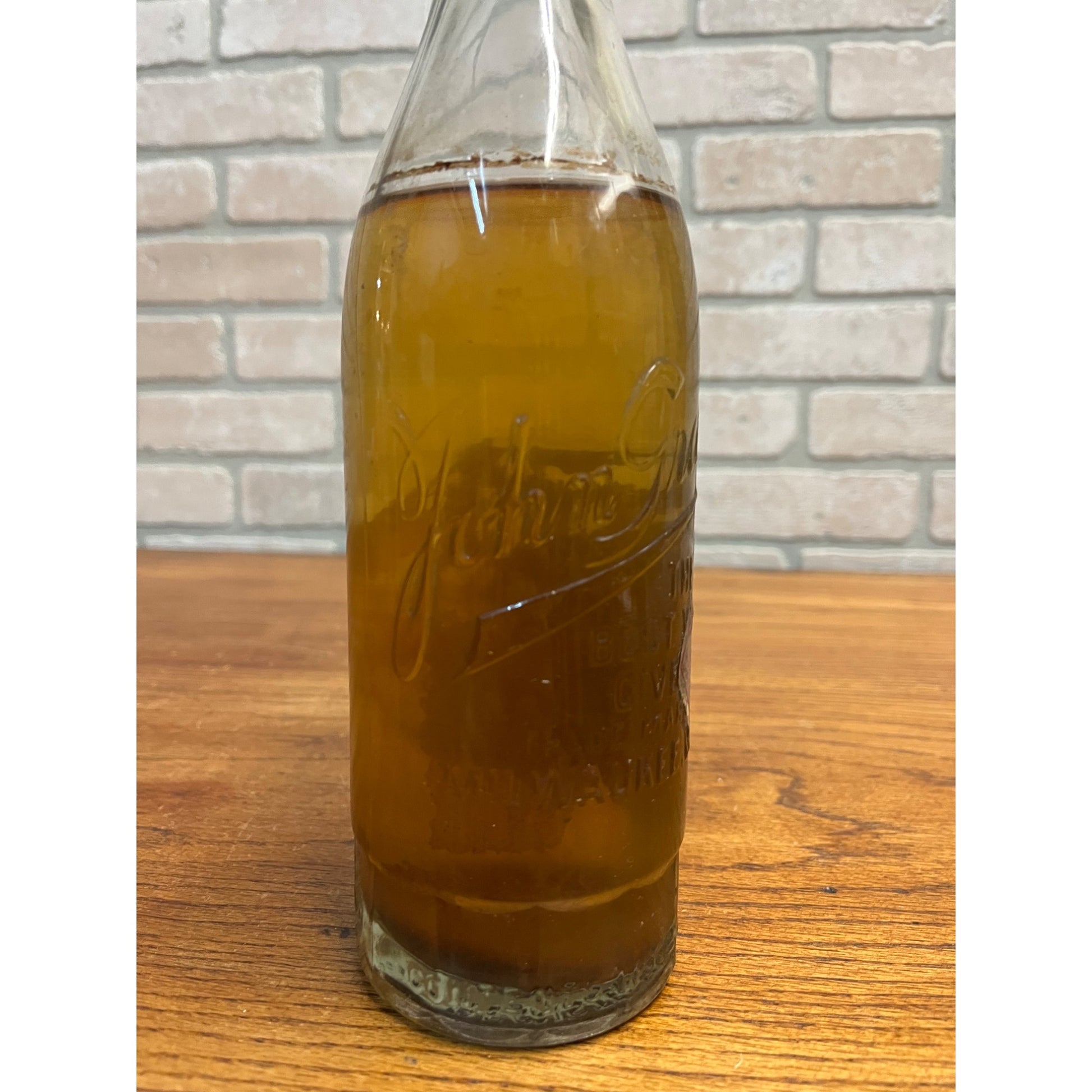 RARE Vintage c1920s John Graf Co. Milwaukee Cherry Soda Bottle w/ Label