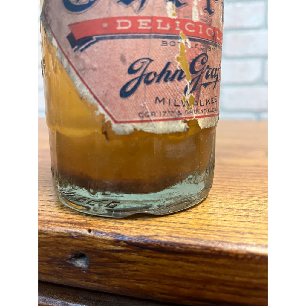 RARE Vintage c1920s John Graf Co. Milwaukee Cherry Soda Bottle w/ Label