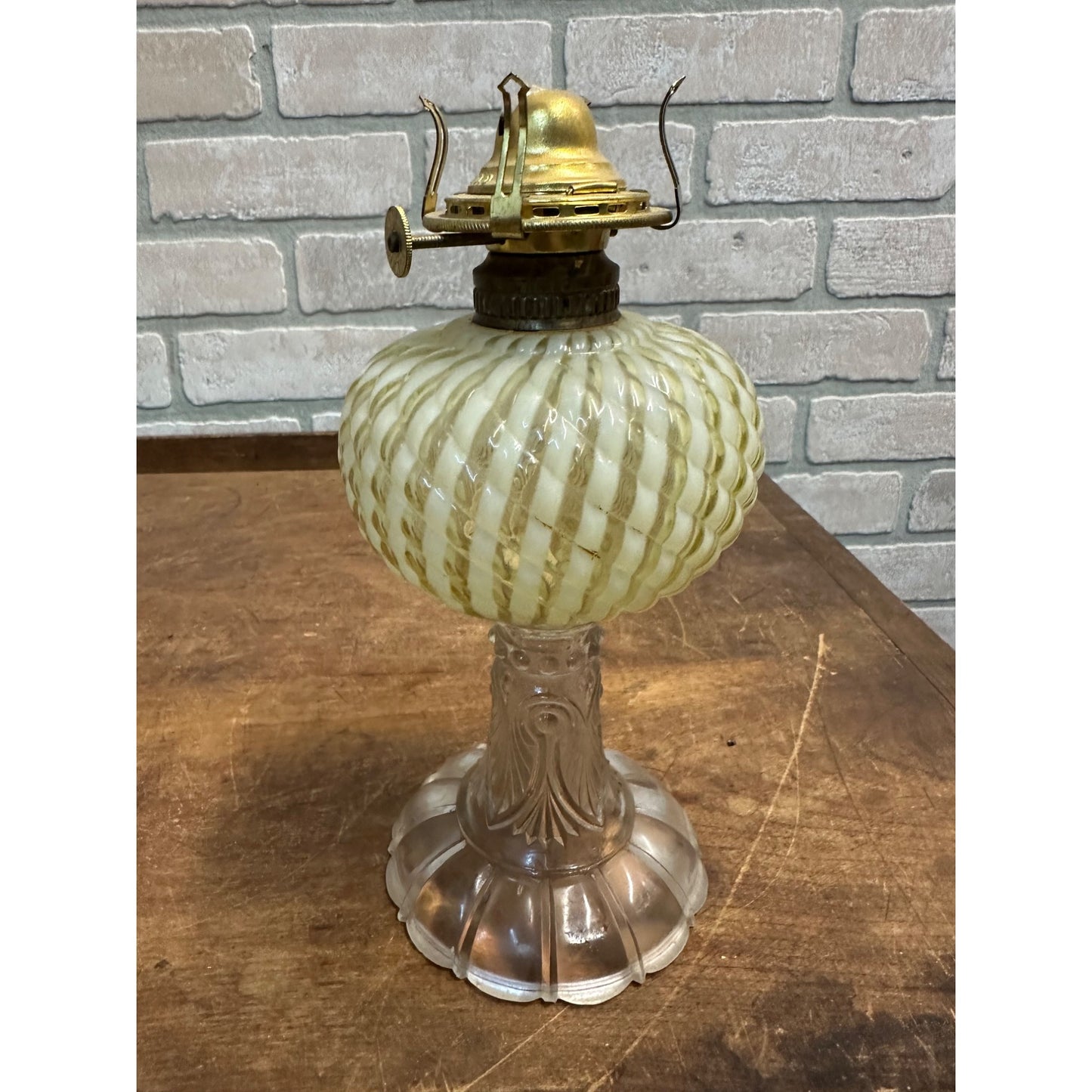 Antique Sheldon Swirl Uranium / Vaseline Opalescent Art Glass Oil Lamp