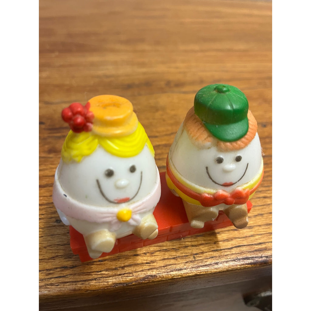 Vintage Mr & Mrs Humpty Dumpty Salt & Pepper Shakers Plastic JSNY Hong Kong