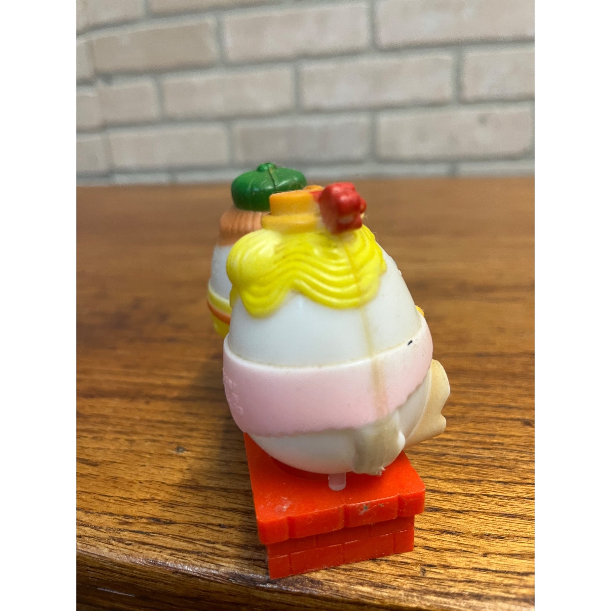 Vintage Mr & Mrs Humpty Dumpty Salt & Pepper Shakers Plastic JSNY Hong Kong