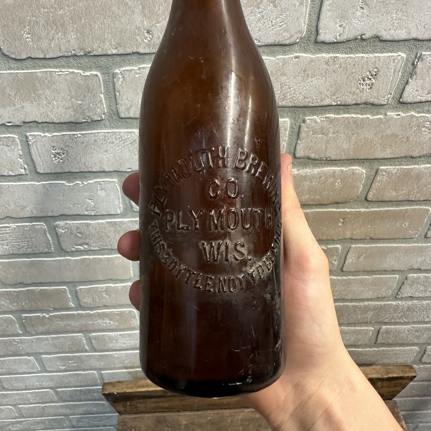 Vintage Pre-Prohibition Plymouth Brewing Co. Wis Amber Brown Beer Bottle