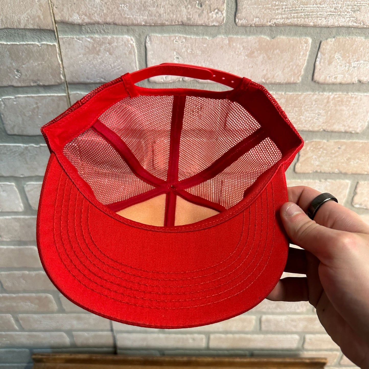 VINTAGE RED FARMING RETRO FARM SERVICES SEEDS AGRICULTURAL SNAPBACK HAT