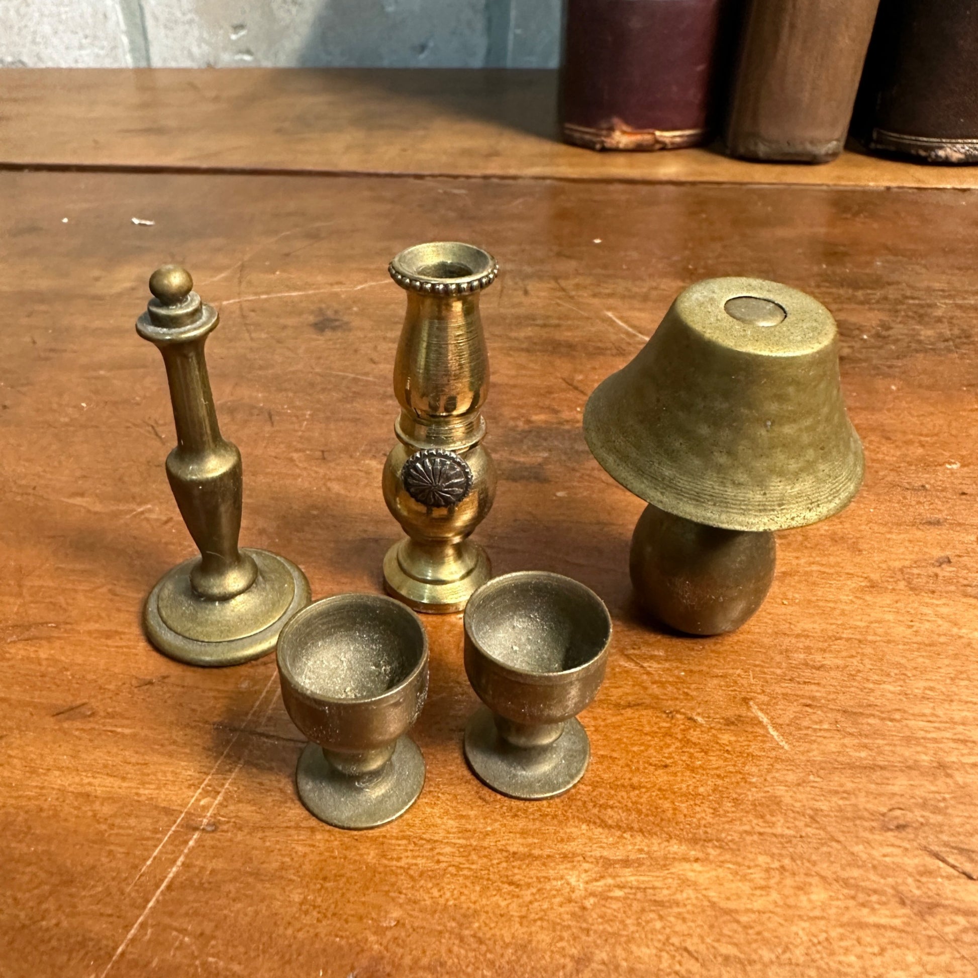 Vintage c1930s Dollhouse Miniature Lamp, Oil Lamp, Wine Decanter + Goblets