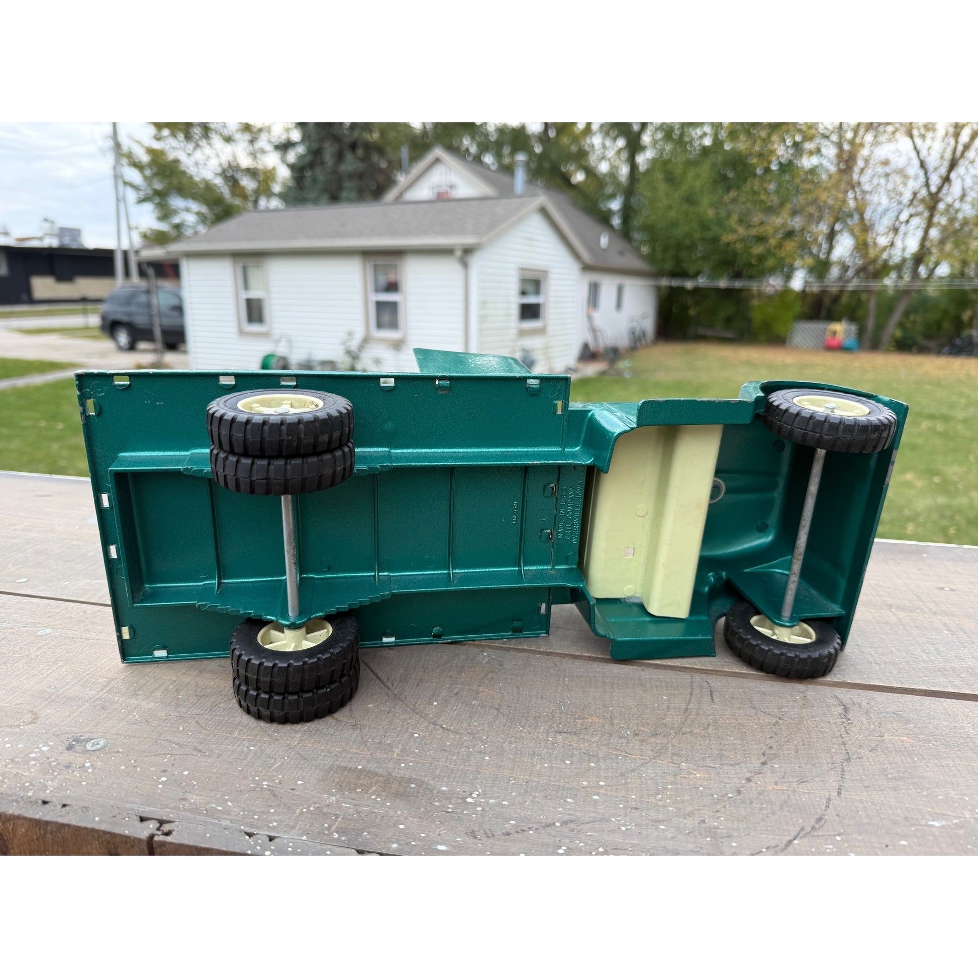 Vintage International Loadstar 1600 Green Farm Truck Pressed Steel Toy