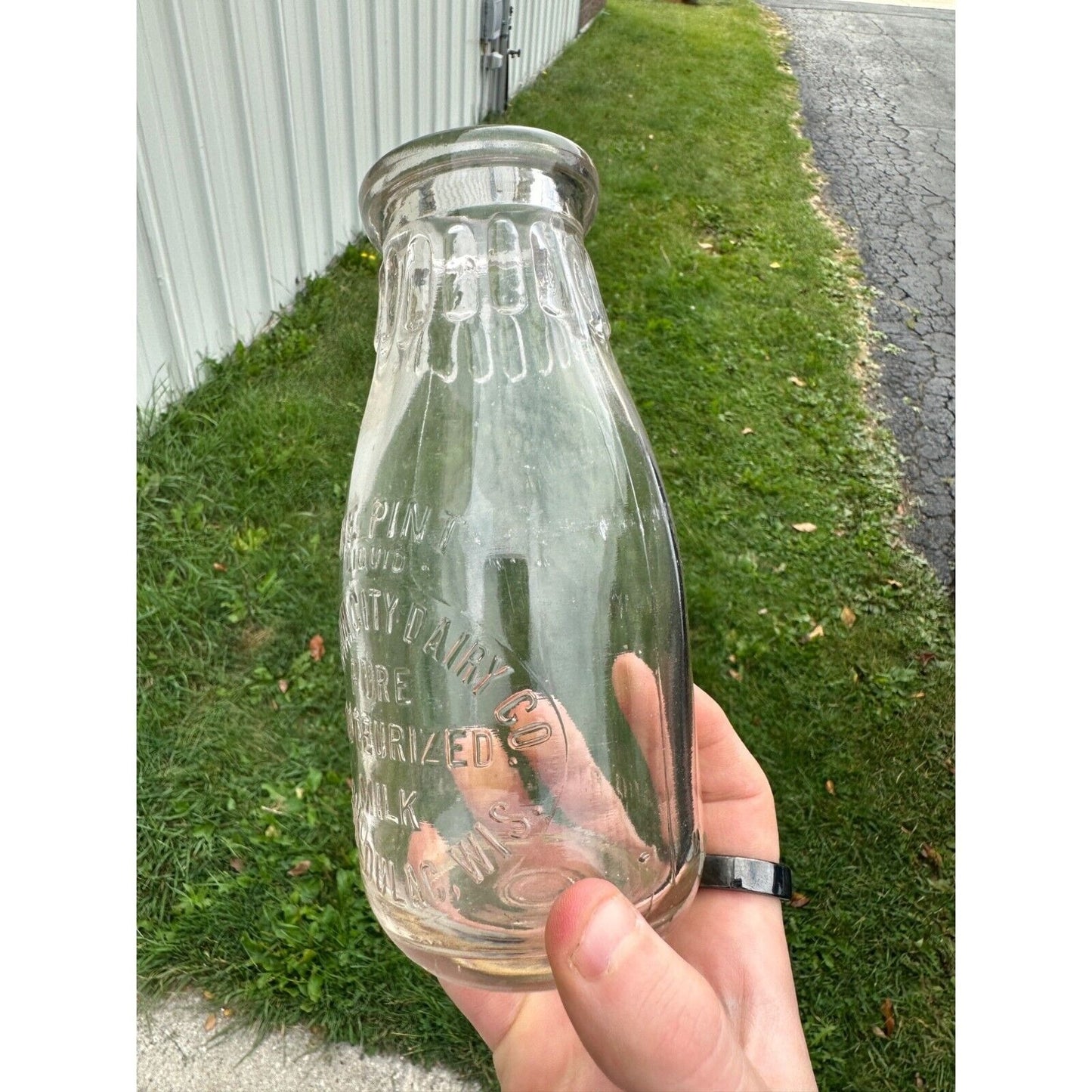 Vintage 1940s Fountain City Dairy Fond du Lac Wis Glass Milk Bottle Pint