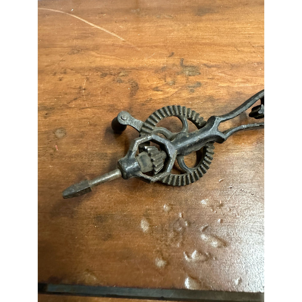 RARE SMALL VINTAGE 8" MILLERS FALLS NO 4 HAND CRANK DRILL EGG BEATER STYLE