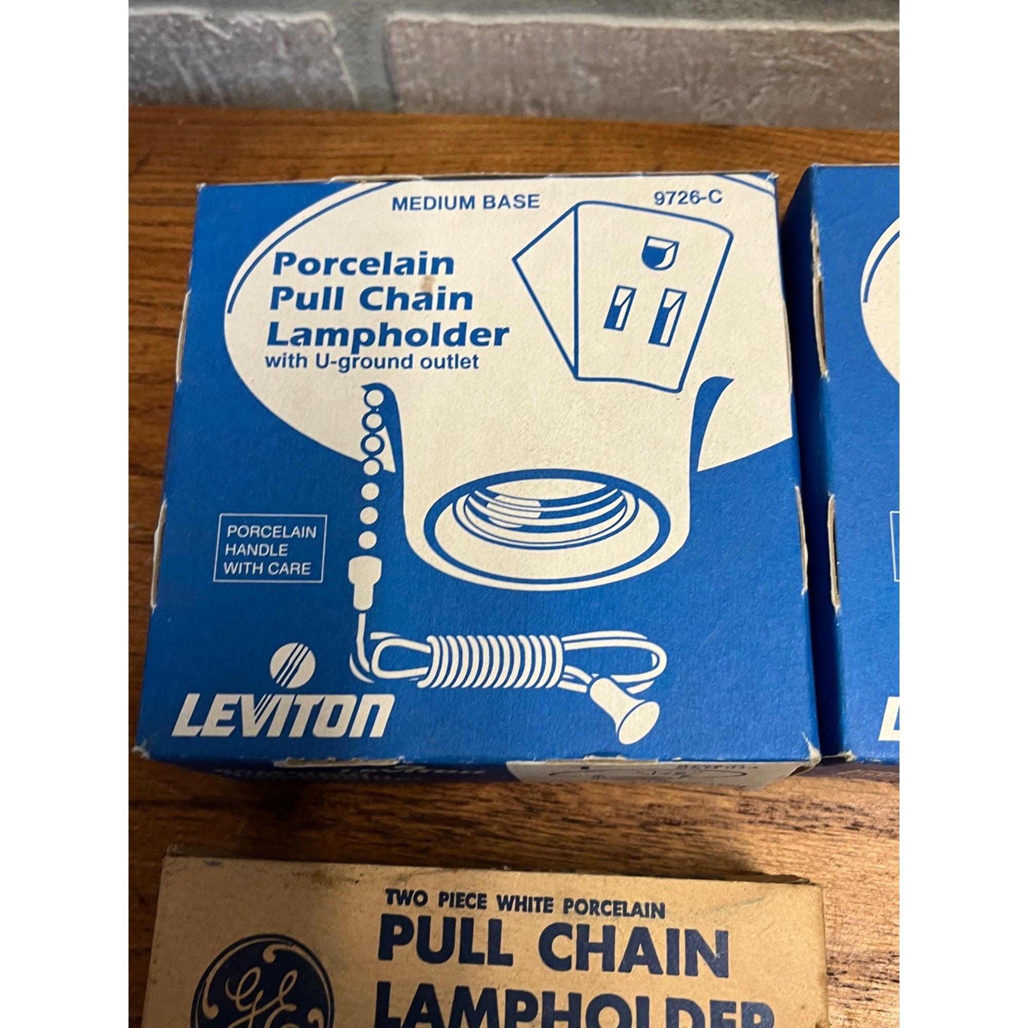 Lot Vintage Porcelain Pull Chain Lampholders Leviton GE Light Sockets