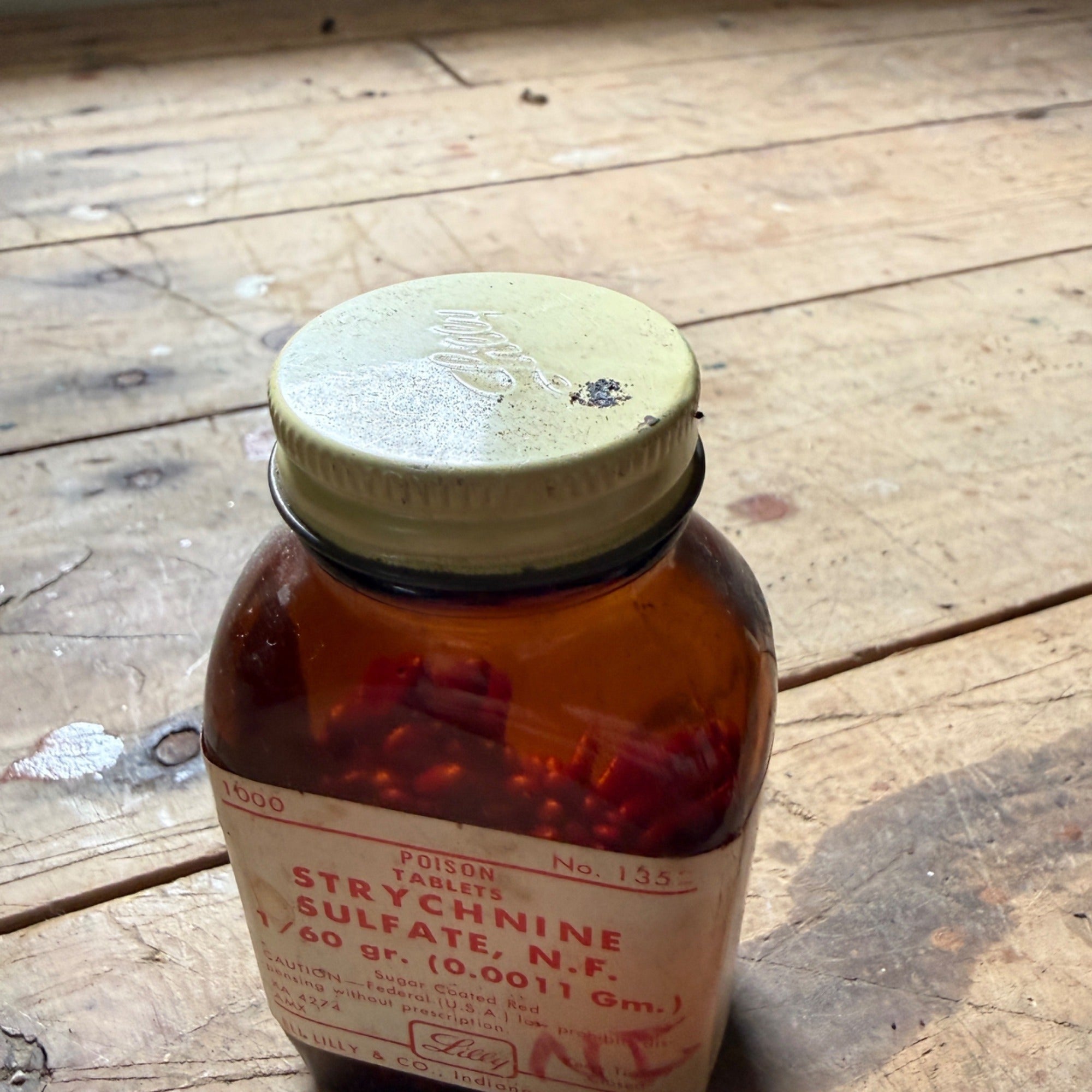 Vintage Eli Lilly Strychnine Sulfate Poison Tablets Pharmacy Bottle w/ Contents
