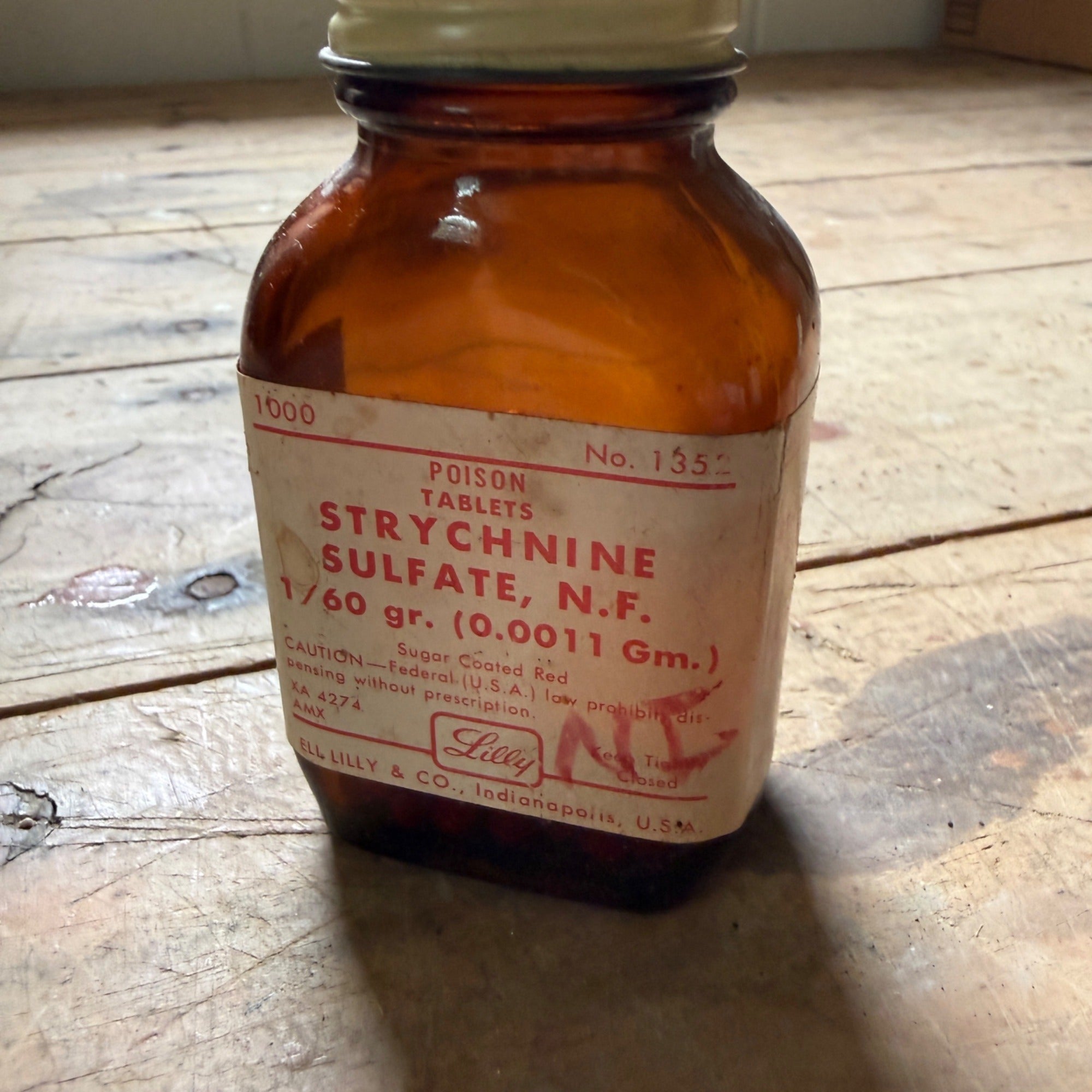 Vintage Eli Lilly Strychnine Sulfate Poison Tablets Pharmacy Bottle w/ Contents
