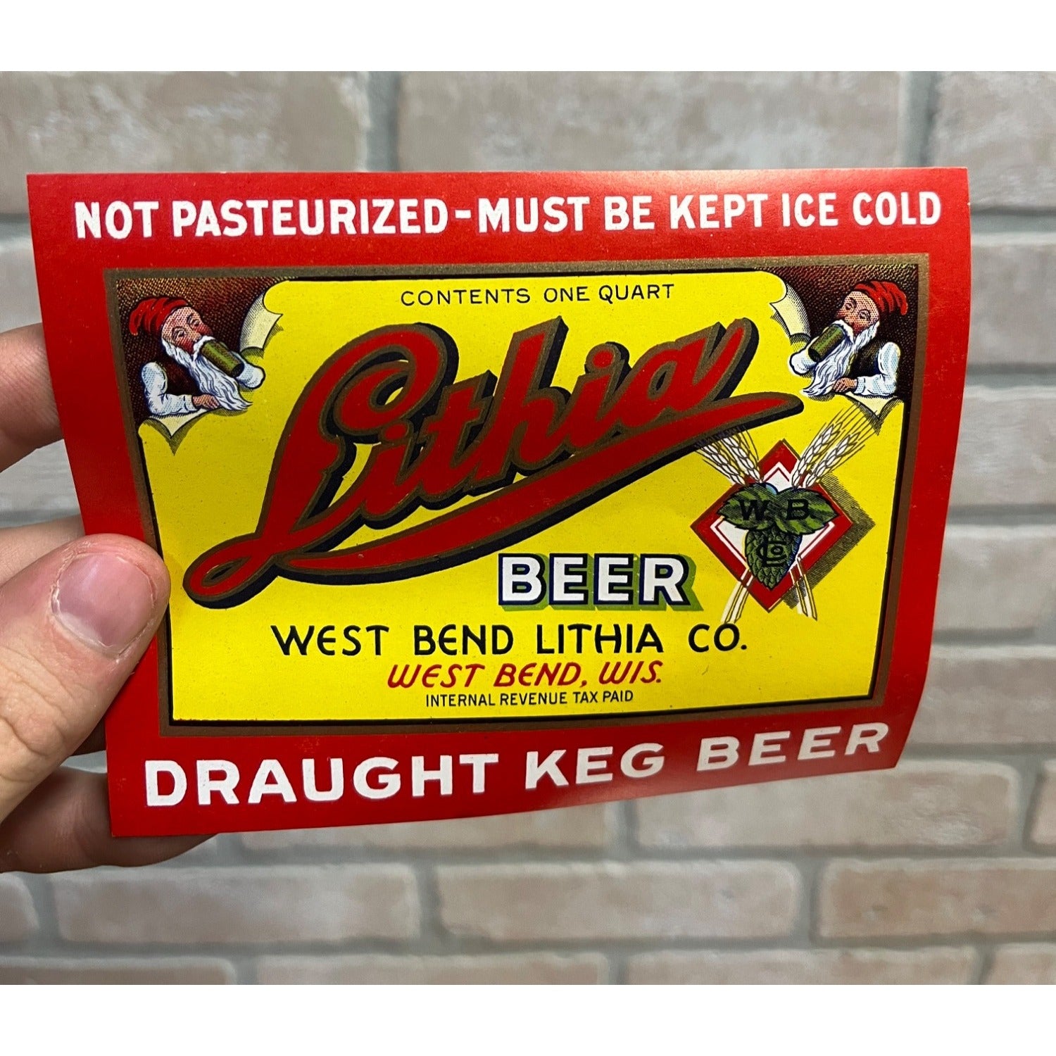 Lithia Draught Keg Beer Bottle IRTP Label West Bend Wisconsin QUART