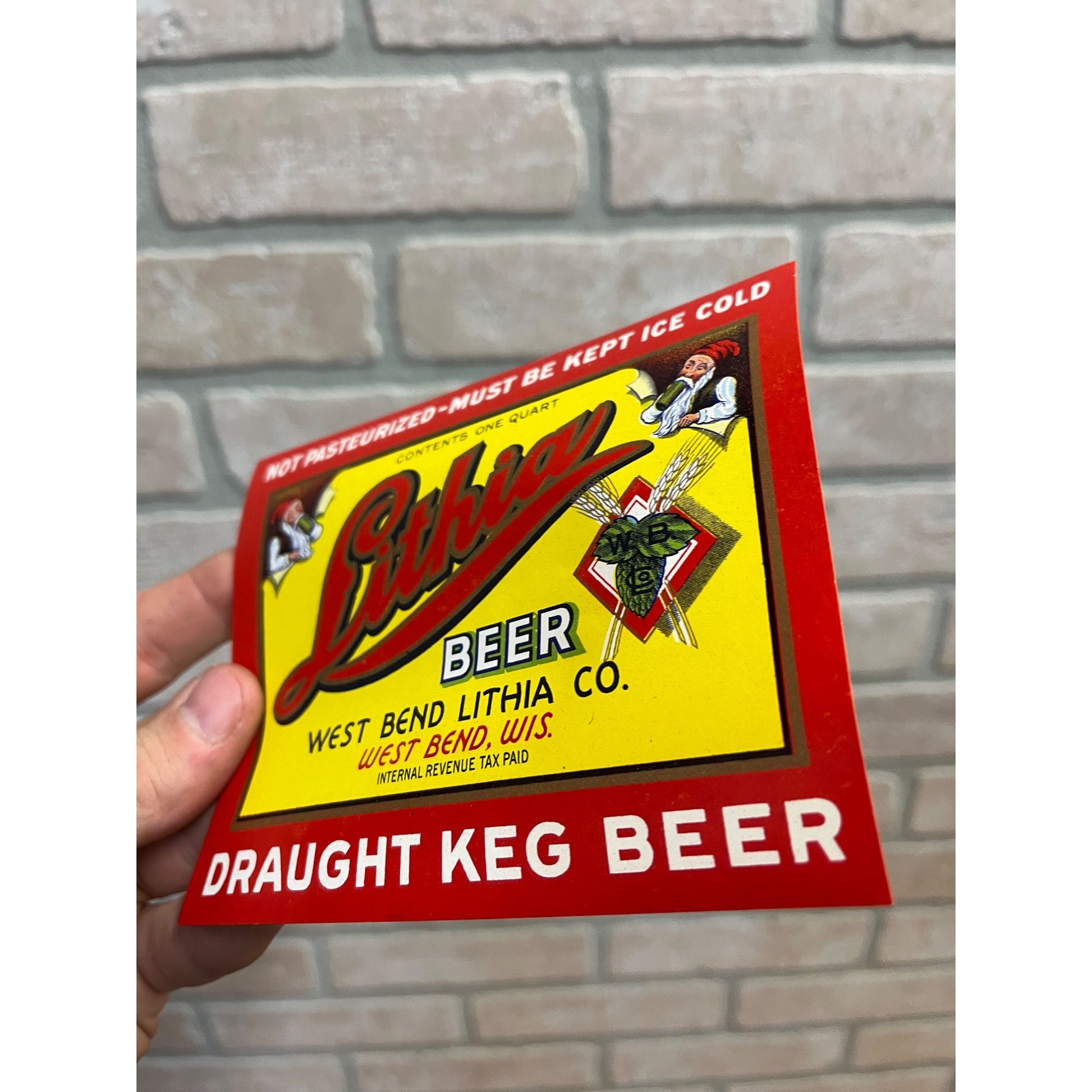 Lithia Draught Keg Beer Bottle IRTP Label West Bend Wisconsin QUART