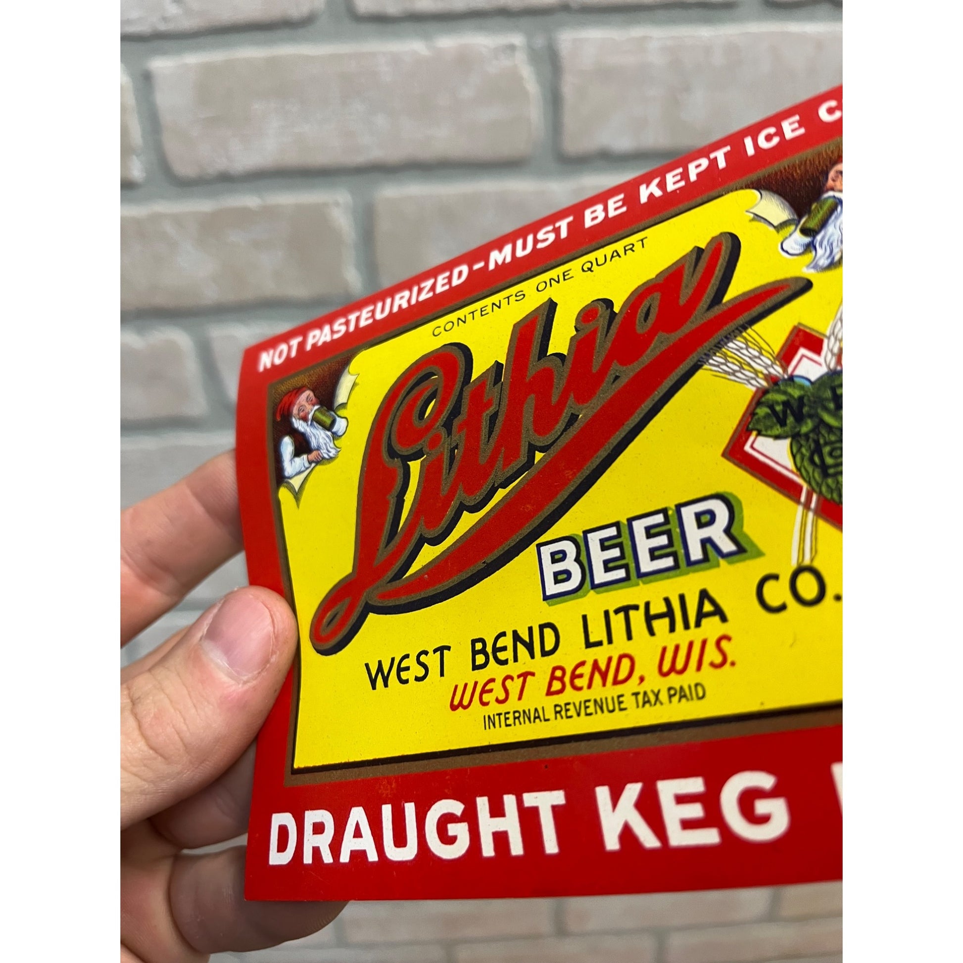 Lithia Draught Keg Beer Bottle IRTP Label West Bend Wisconsin QUART