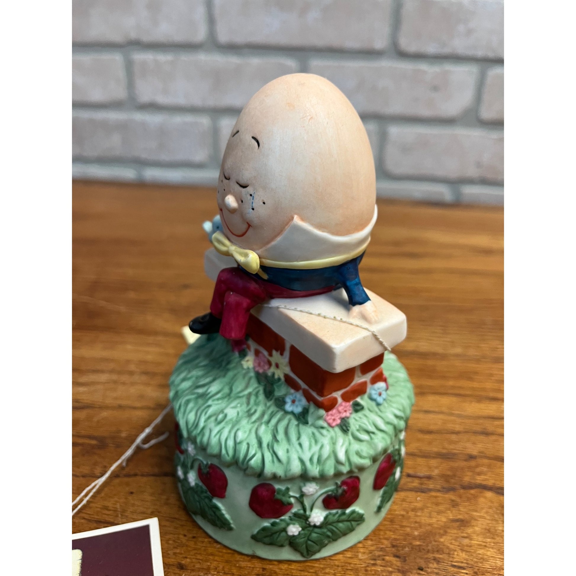 Once Upon A Rhyme Humpty Dumpty Brenda Thomas Music Box Figurine Vintage 1989