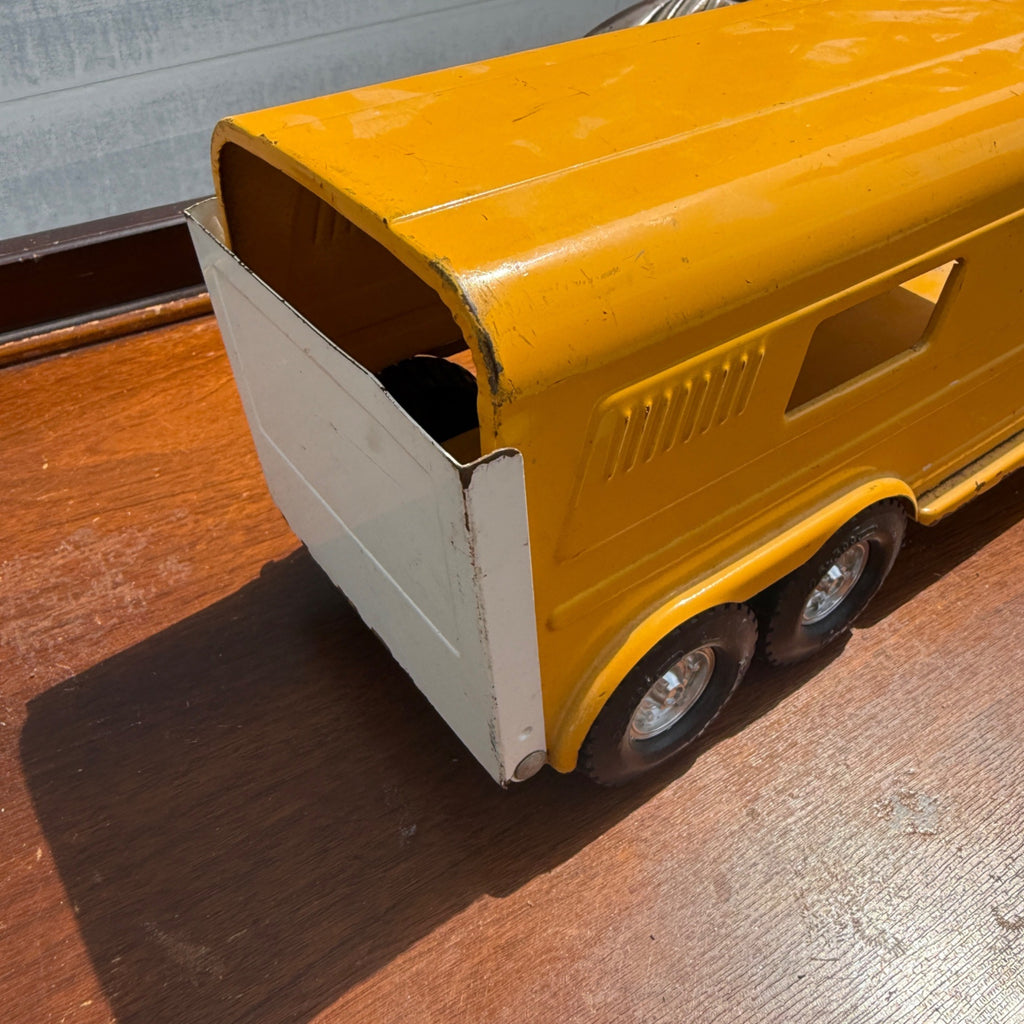 Vintage Ertl Vista Dome Horse Trailer and Semi Truck Red and Yellow
