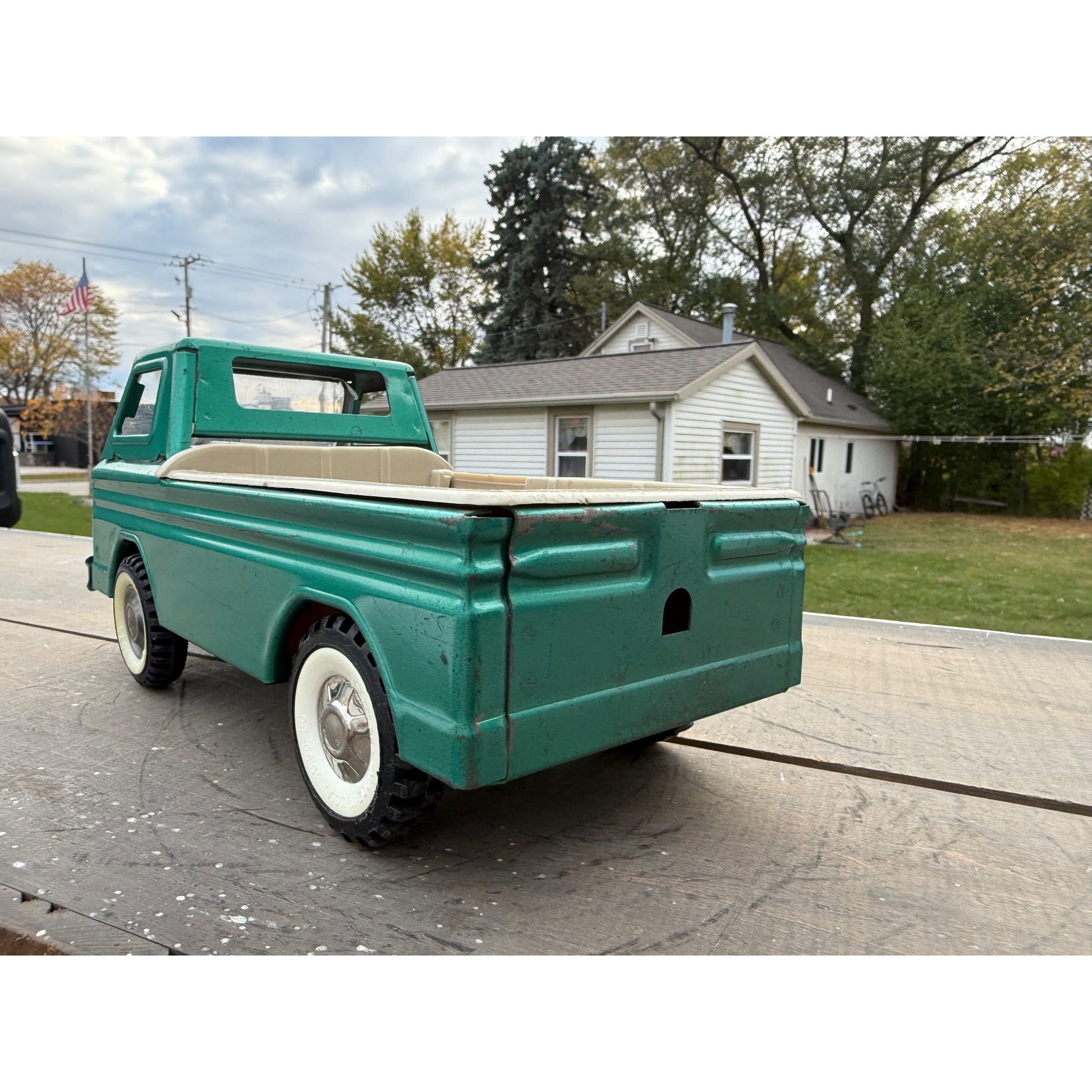 Vintage Structo Rampside Green Chevy Corvair Farm Truck Pressed Steel Toy