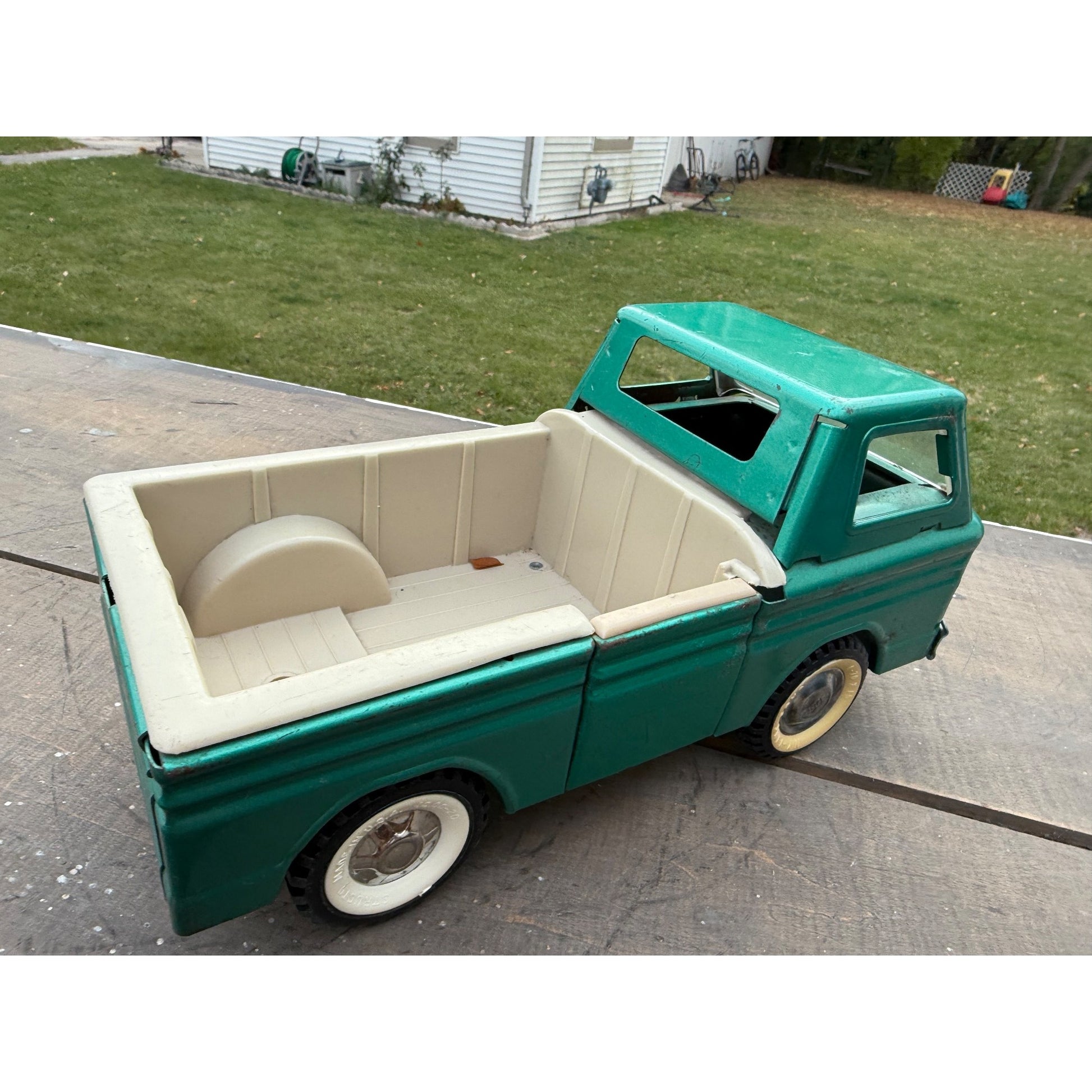 Vintage Structo Rampside Green Chevy Corvair Farm Truck Pressed Steel Toy