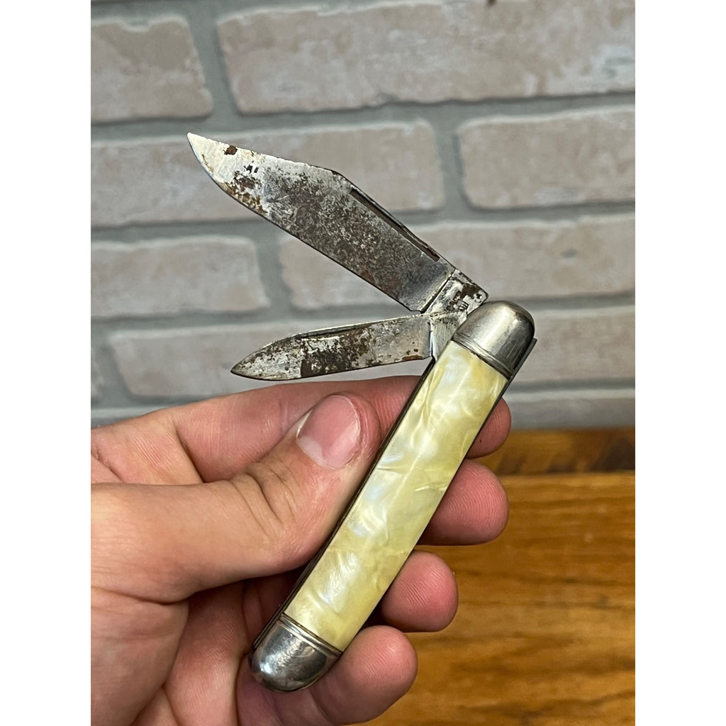 Vintage 1950s Chief Oshkosh Beer Advertising Pocket Knife & Opener