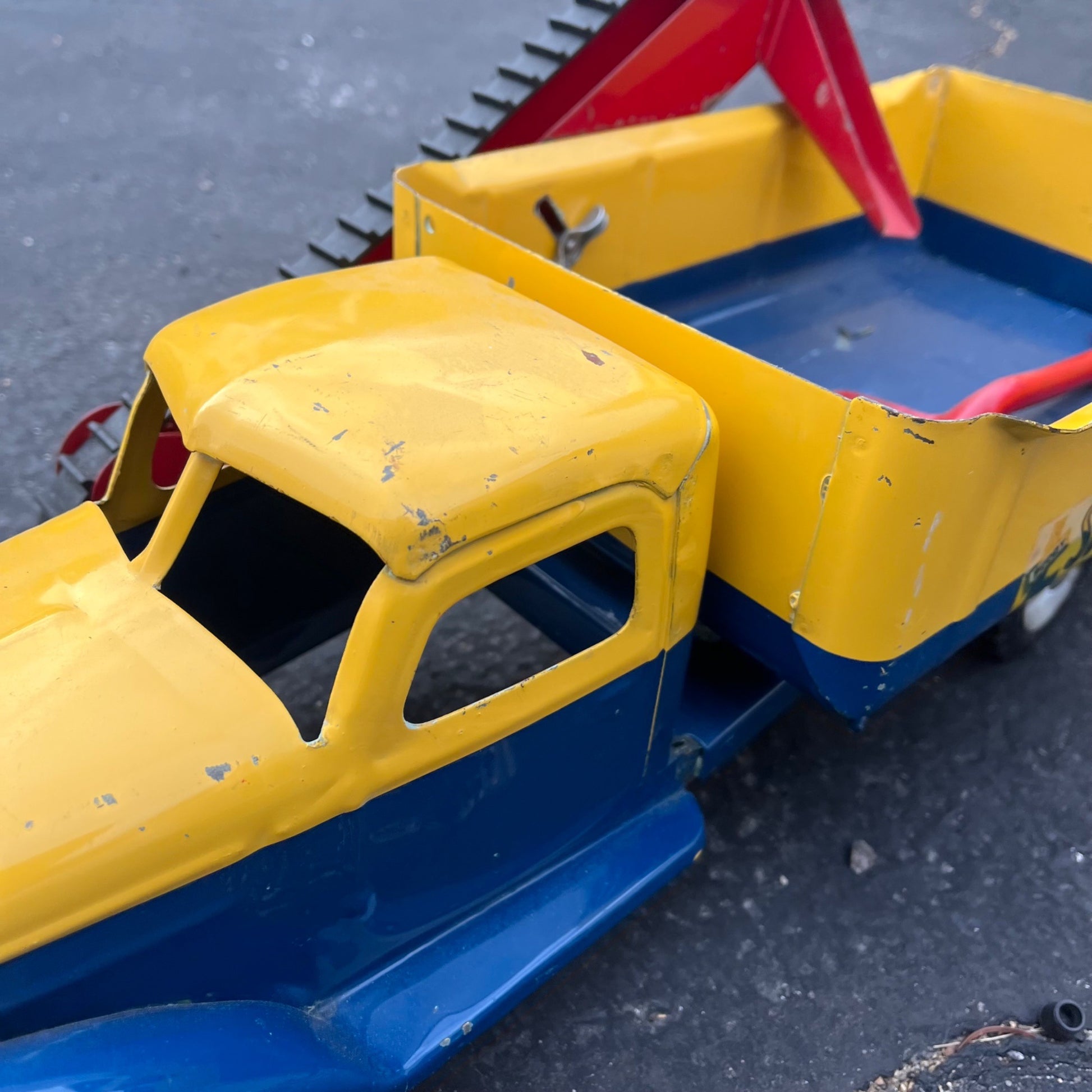 Vintage Buddy L International Sand Loader & Dump Truck 23" Pressed Steel Toy