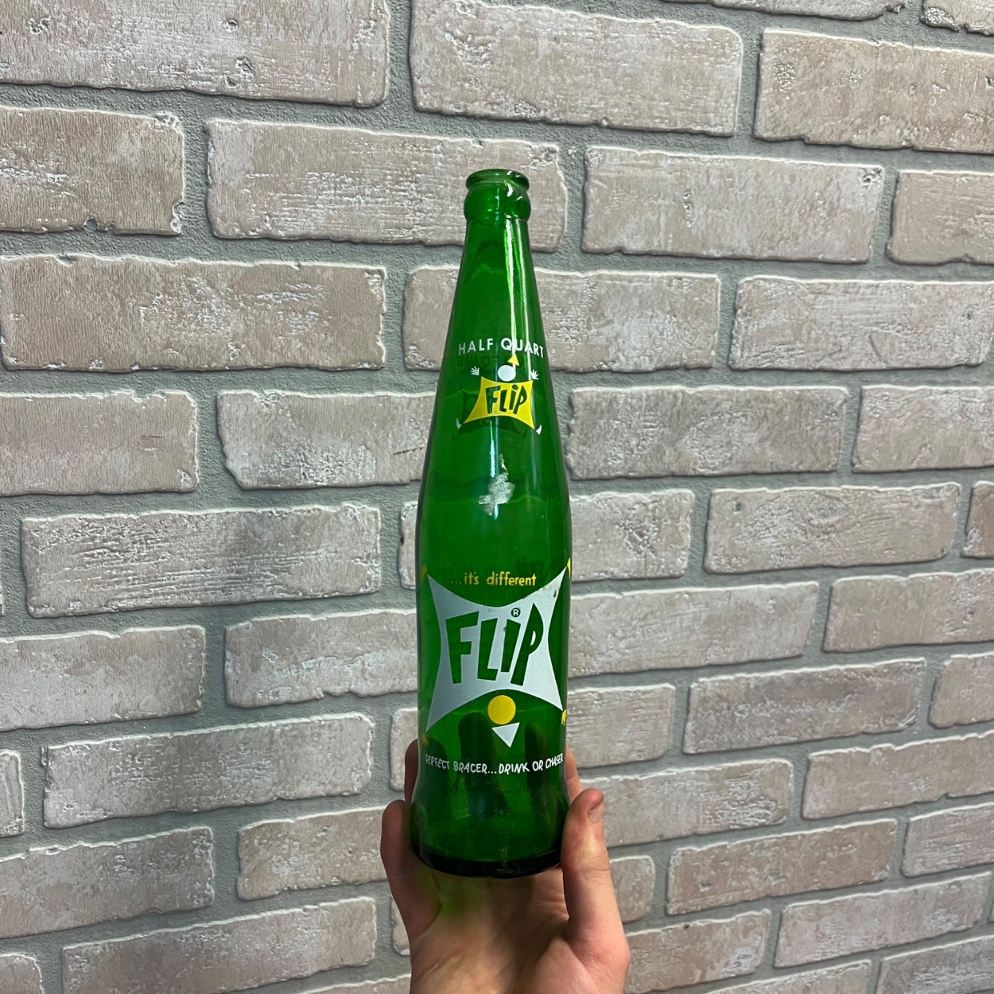 Flip Soda Bottle. Dad's Bottling Co. of Chicago; 2-color ACL Half Quart size