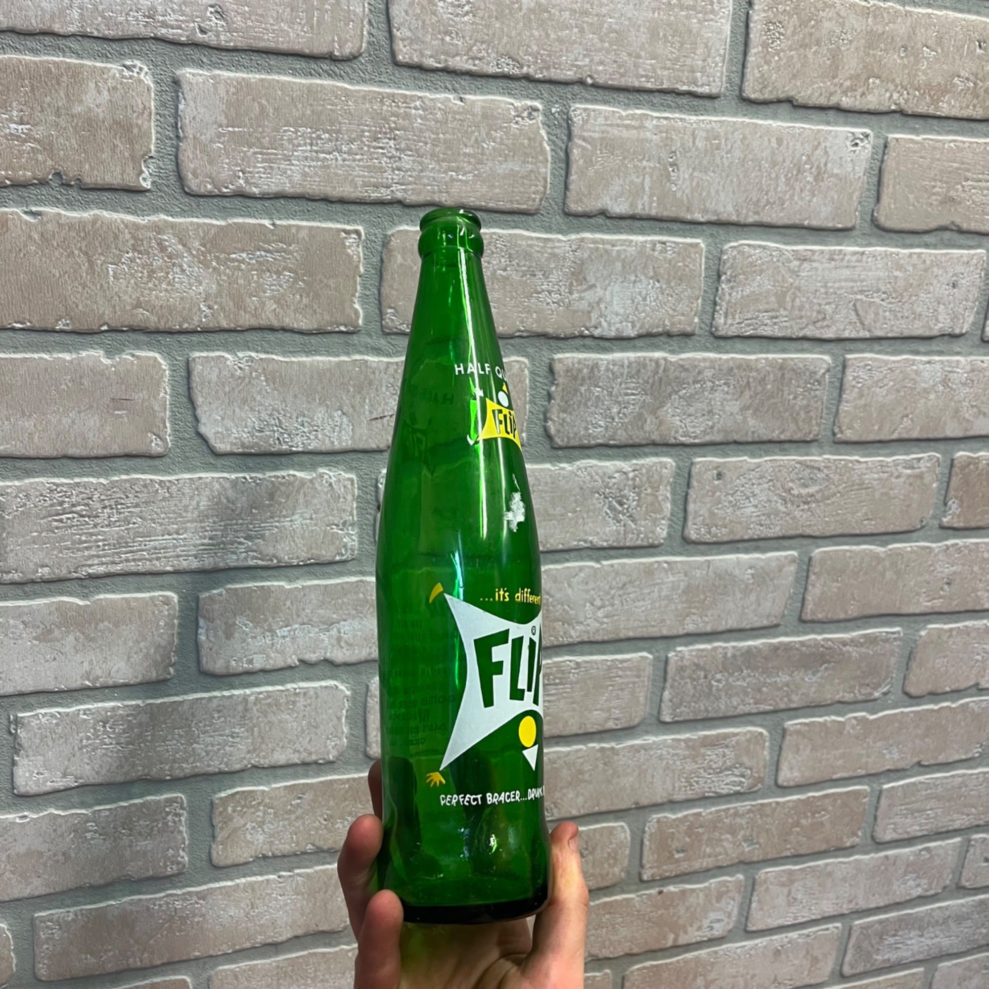 Flip Soda Bottle. Dad's Bottling Co. of Chicago; 2-color ACL Half Quart size