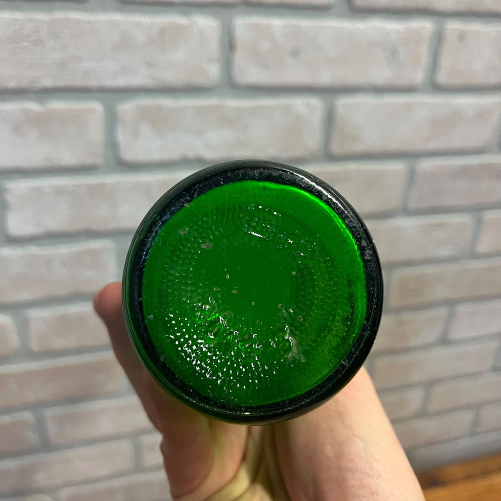 Flip Soda Bottle. Dad's Bottling Co. of Chicago; 2-color ACL Half Quart size