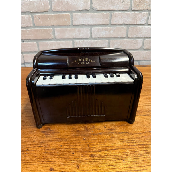 Vintage Magnus 1940s Organ Bakelite or Plastic Child's Table Electric Organ, Works Model 1510