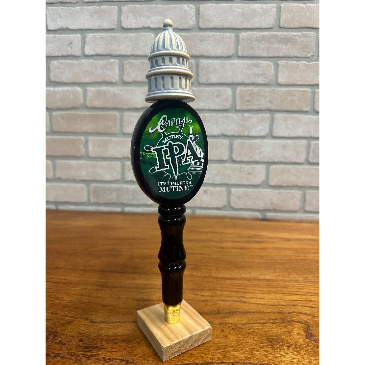 Vintage Capital Brewery Wisconsin Beer 12.5" Tap Handle Mutiny IPA