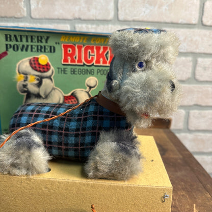 VINTAGE ROSKO RICKI THE BEGGING POODLE BATTERY OPERATED 1960'S ~ BOXED