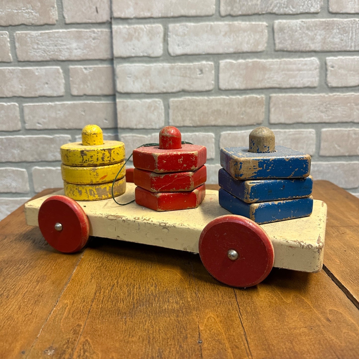 VINTAGE PLAYSKOOL CLASSIC PULL BEHIND TOY - WOODEN WAGON W WOOD SHAPES & DOWELS