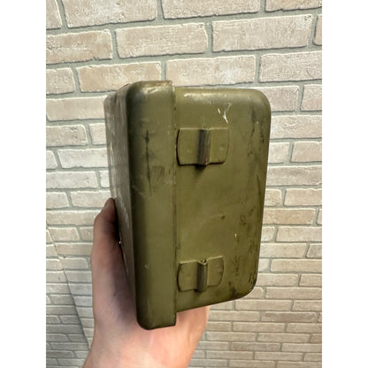 WW2 US ARMY JEEP VEHICLE EMERGENCY FIRST AID KIT METAL BOX MEDICAL EMPTY WWII