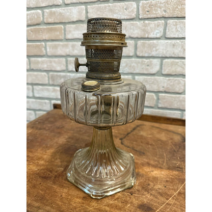 VINTAGE 1935 - 1936 ALADDIN CLEAR CORINTHIAN KEROSENE LAMP MODEL B BURNER