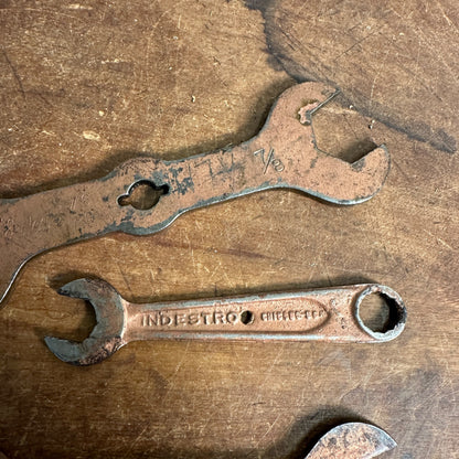 VINTAGE INDIAN MOTOCYCLES OPEN END MOTORCYCLE WRENCH W/ (2) INDESTRO