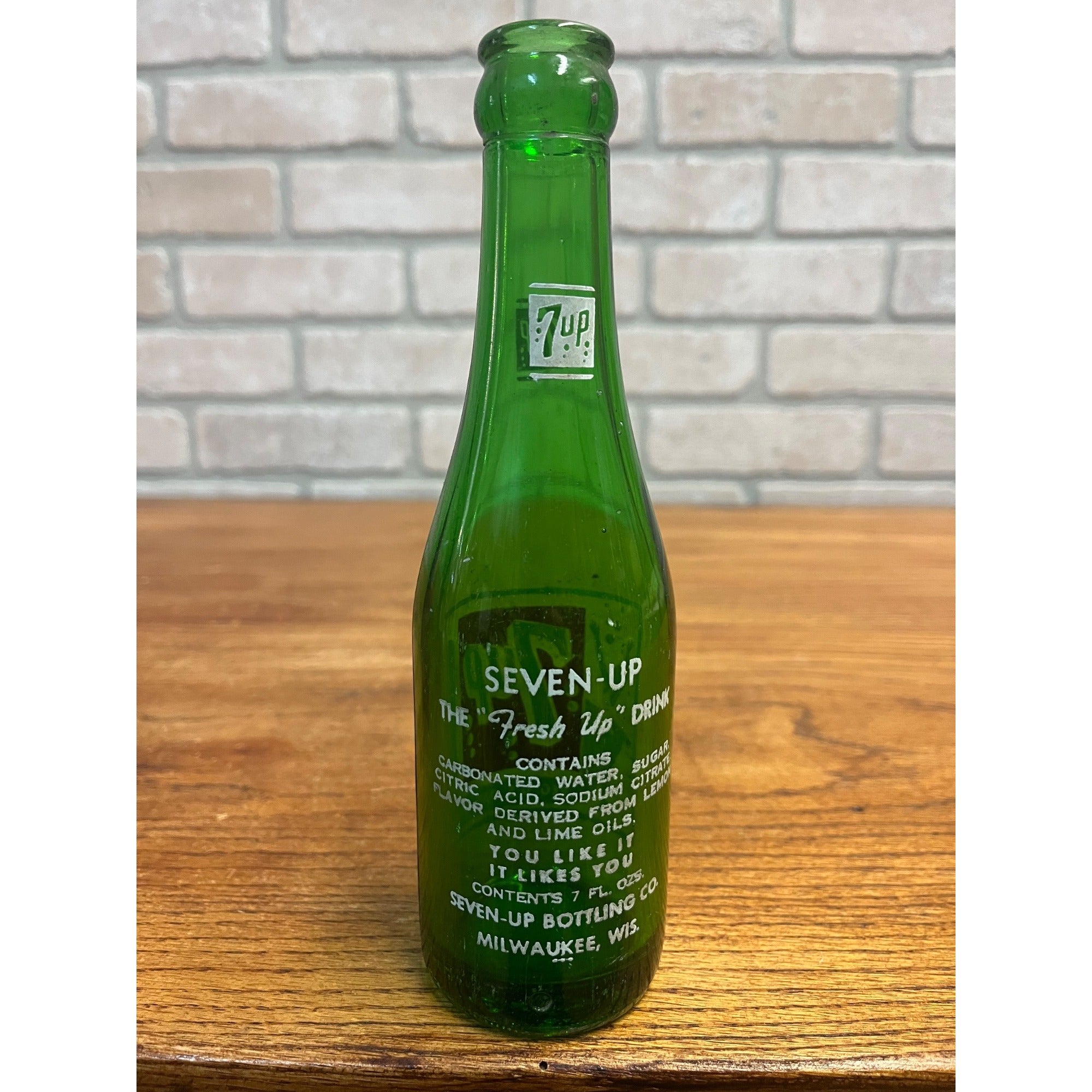 Vintage 1951 Seven-Up 7up ACL 7oz Soda Pop Bottle Milwaukee Wis Swimsuit Girl