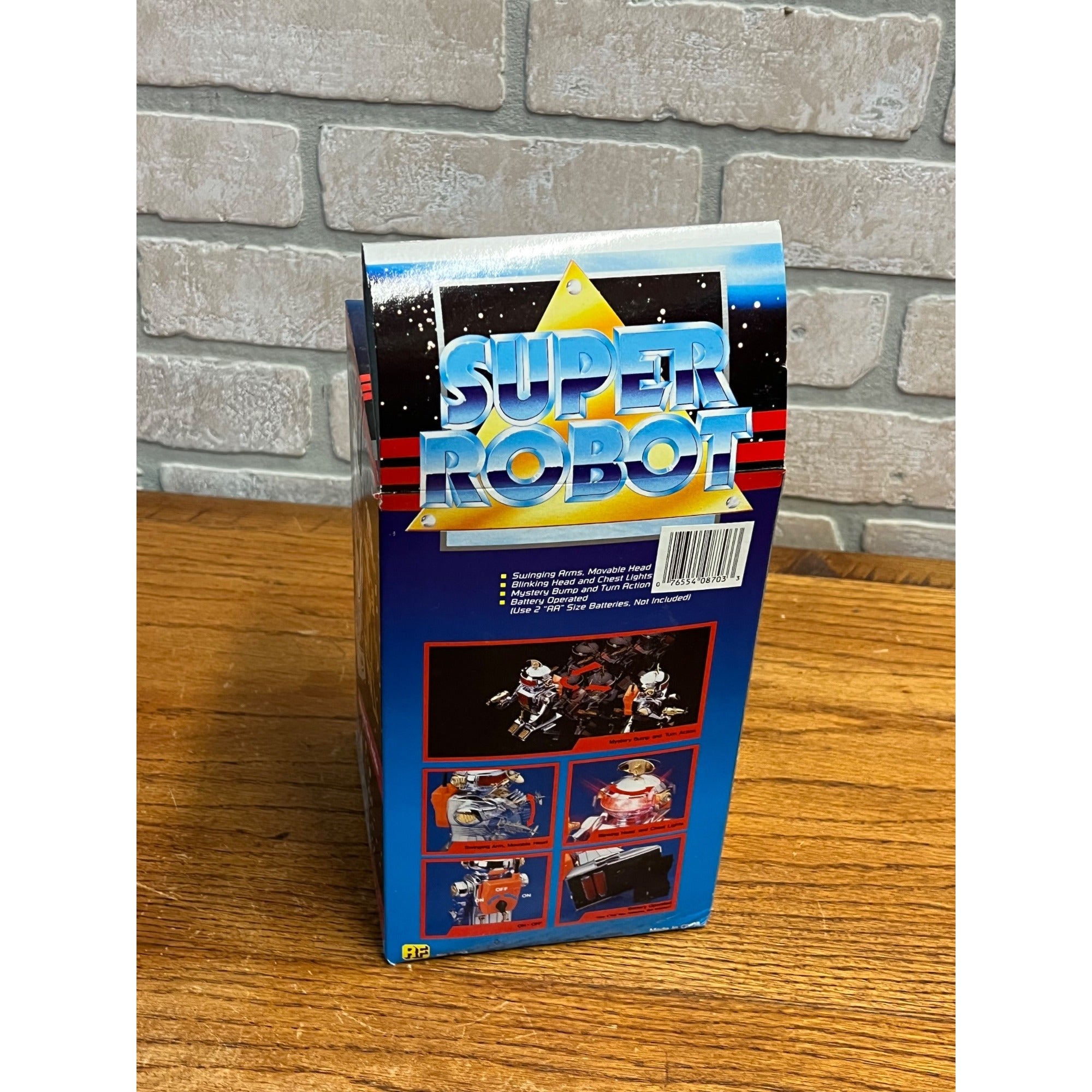 Vintage Lucky Yeh Super Robot Bump and Turn Action No. 8703 NEW NOS