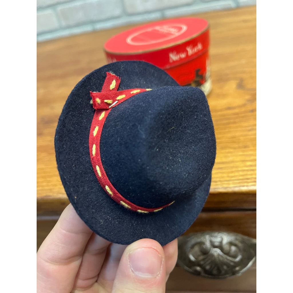 Antique Dobbs Fifth Avenue Salesman Sample Hat + Christmas Scene Box