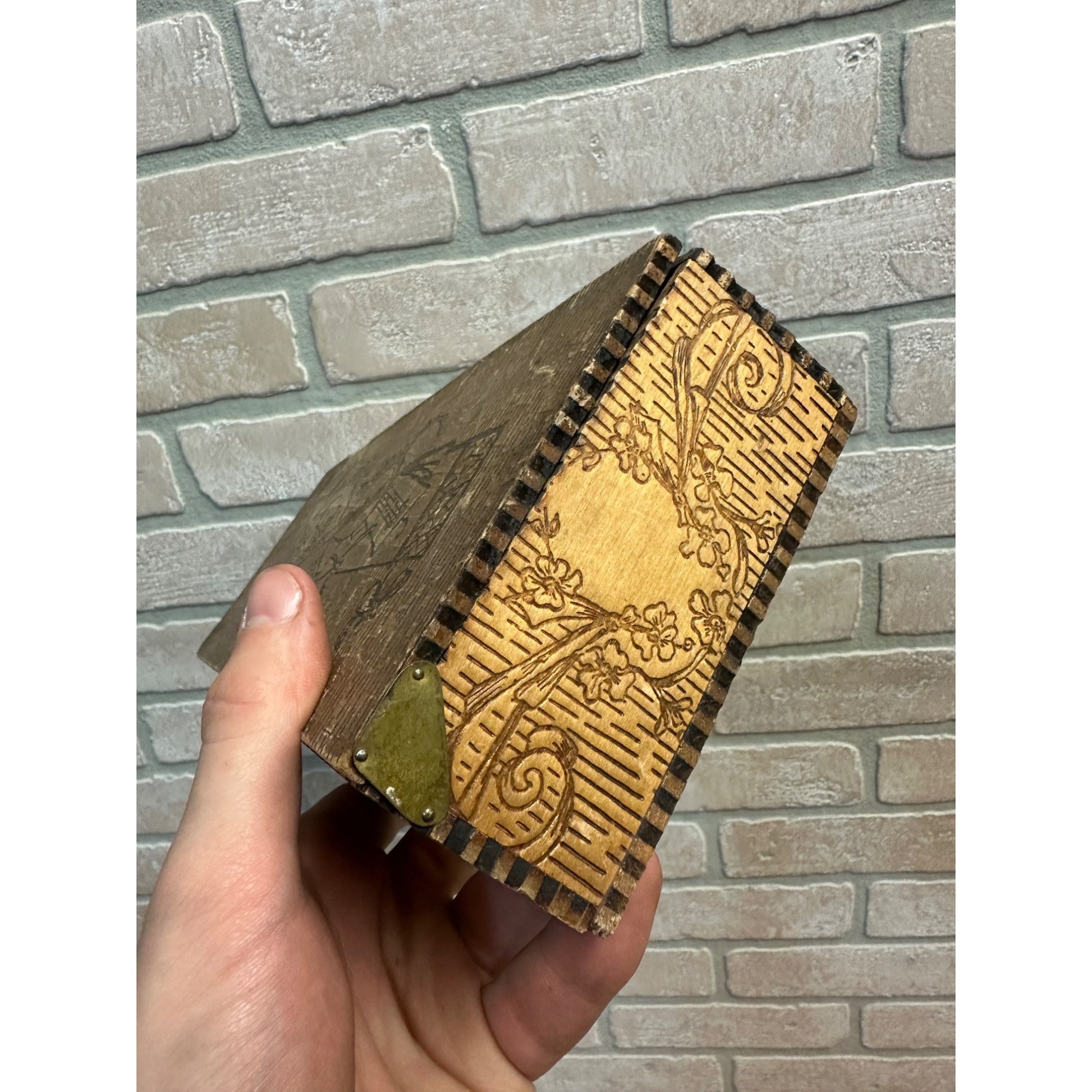 Antique Victorian Pyrography Art Wooden Storage Box Ornate Floral Flemish