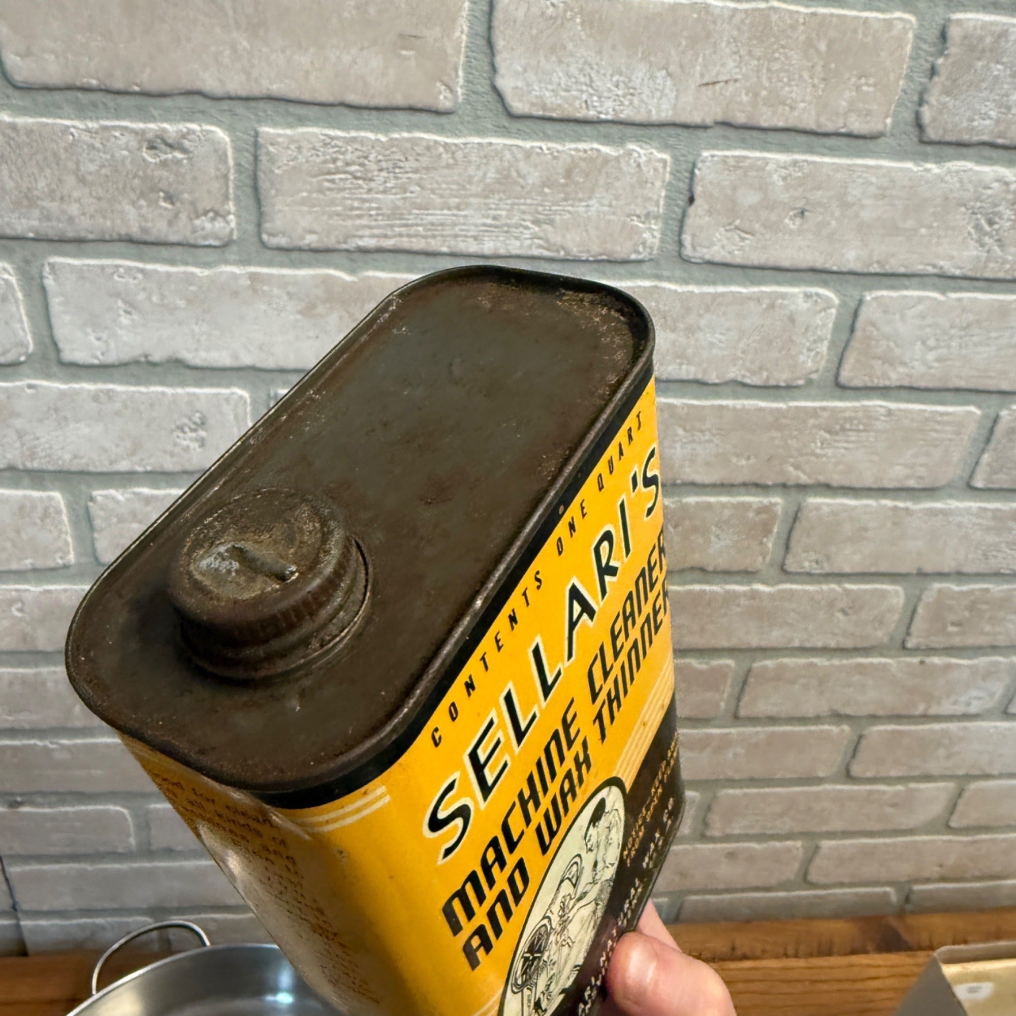 Vintage Sellari Natural Wax Co. Machine Cleaner Advertising Empty Can Decor