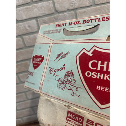 Vintage Chief Oshkosh Beer, 8 Pack Bottle Carrier Cady Case Tote Wisconsin Brewery