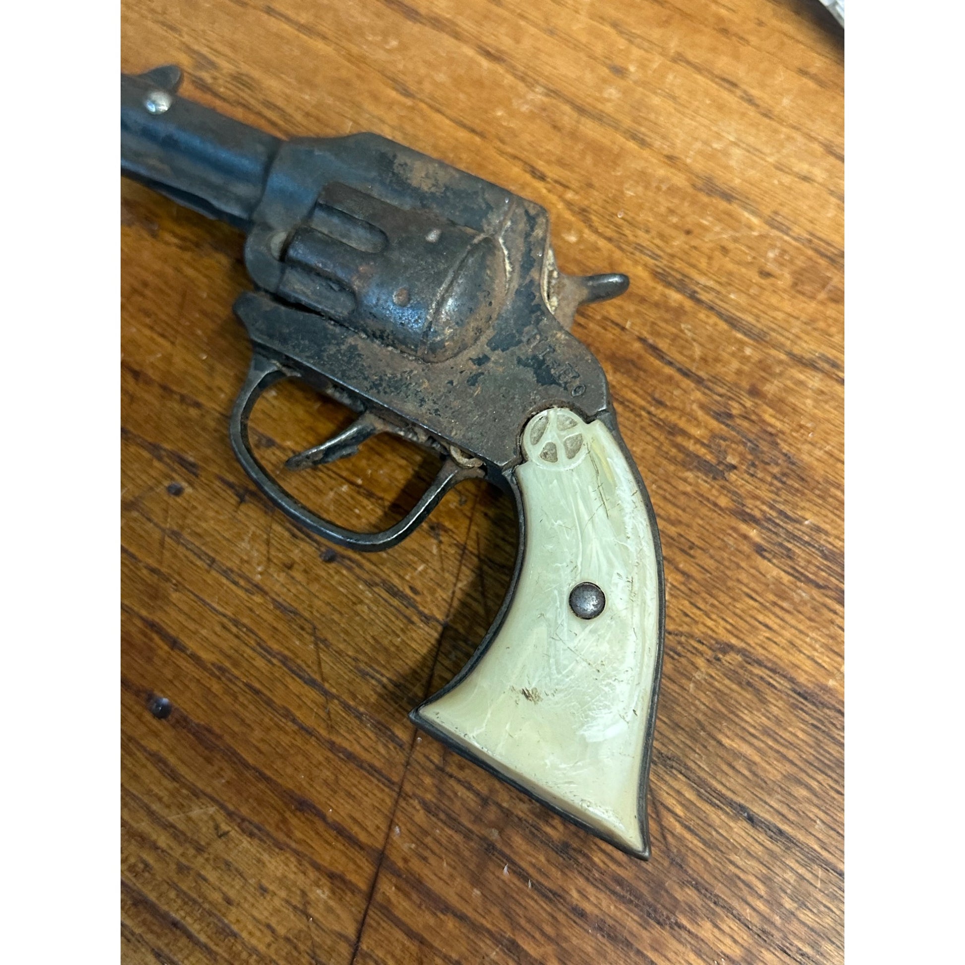 Vintage 1930s Kilgore Lone Ranger Cap Gun Revolver Hi-Ho Silver Cast Toy