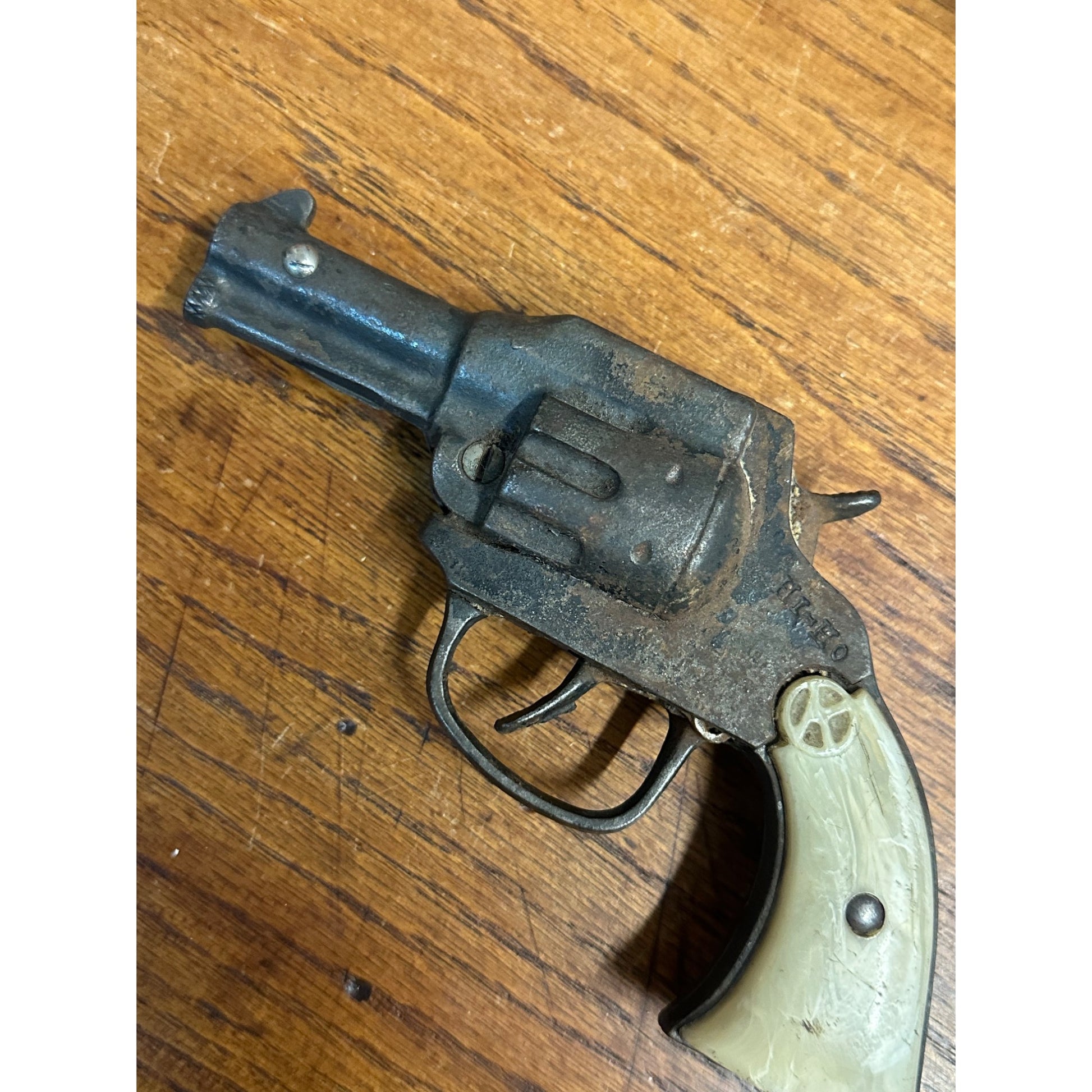 Vintage 1930s Kilgore Lone Ranger Cap Gun Revolver Hi-Ho Silver Cast Toy