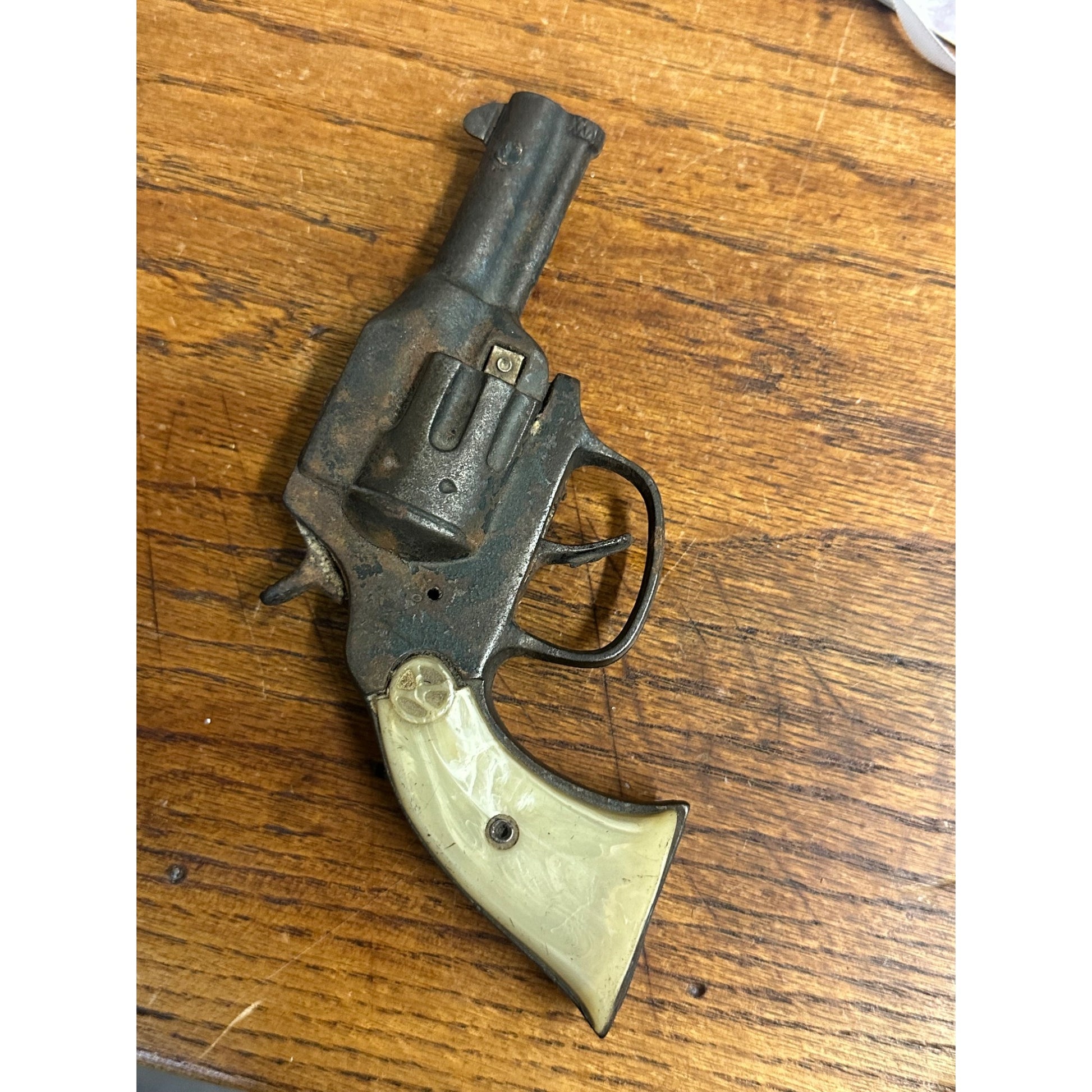 Vintage 1930s Kilgore Lone Ranger Cap Gun Revolver Hi-Ho Silver Cast Toy