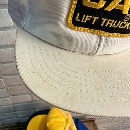 Vintage White Patch Caterpillar Cat Lift Trucks Mesh Snapback Hat Construction Trades